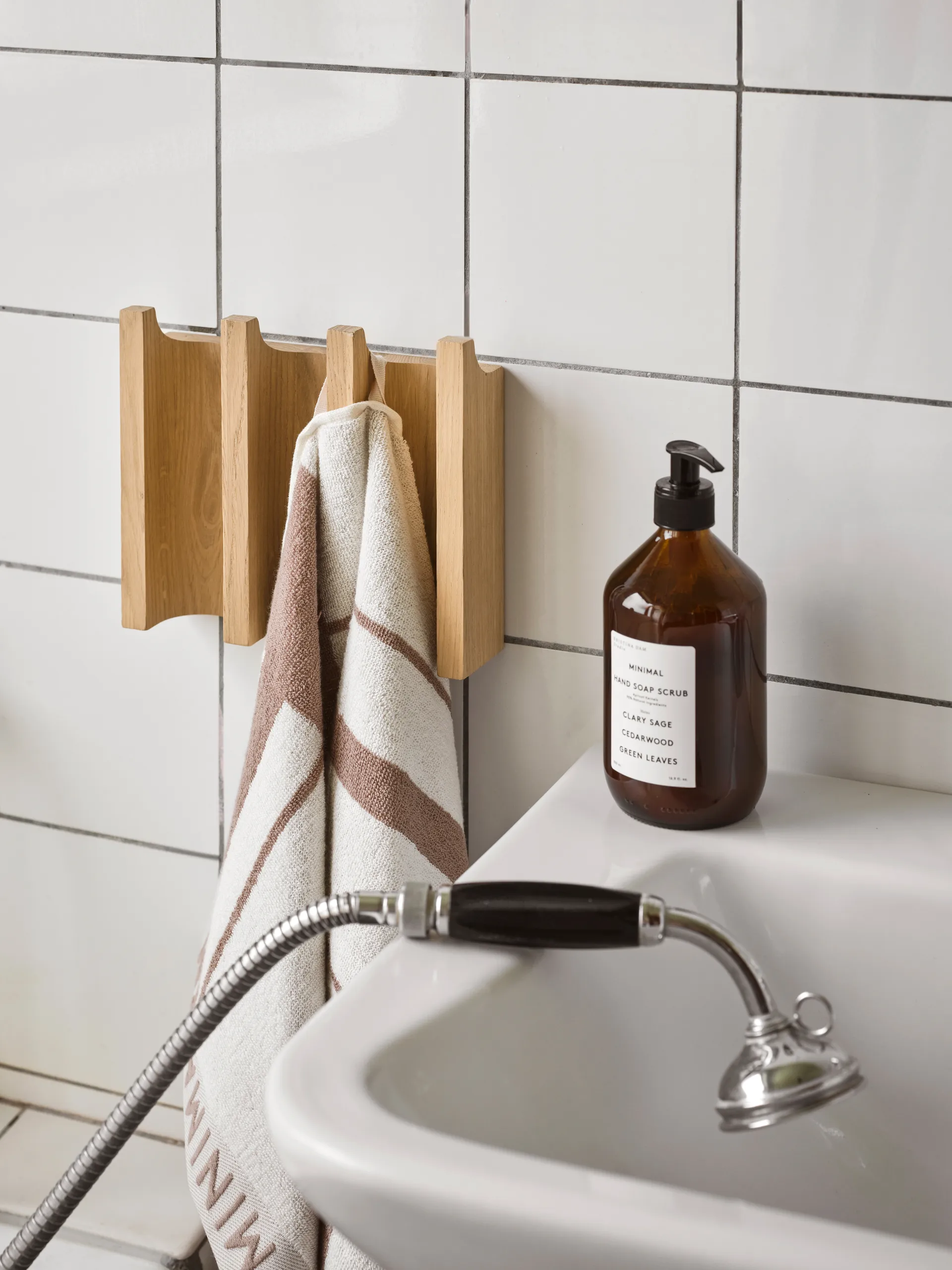 Column 衣架/架子, Warm oiled 自然木色 Kristina Dam Studio