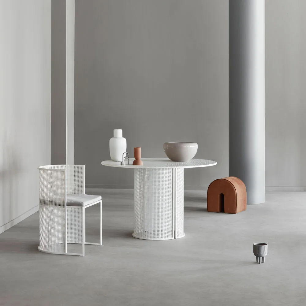 Curved pouf, 皮革 light 褐色 Kristina Dam Studio