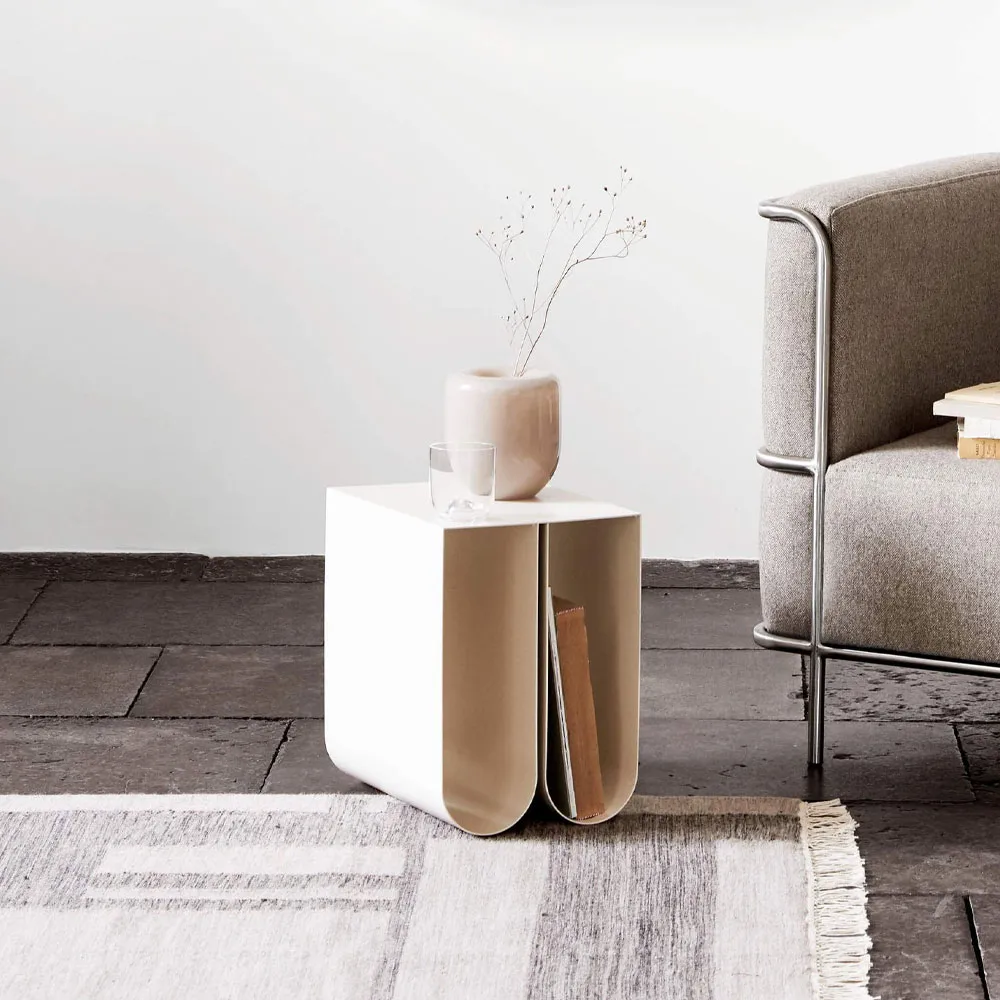 Curved 弧形造型北欧风格边几, 米色 Kristina Dam Studio