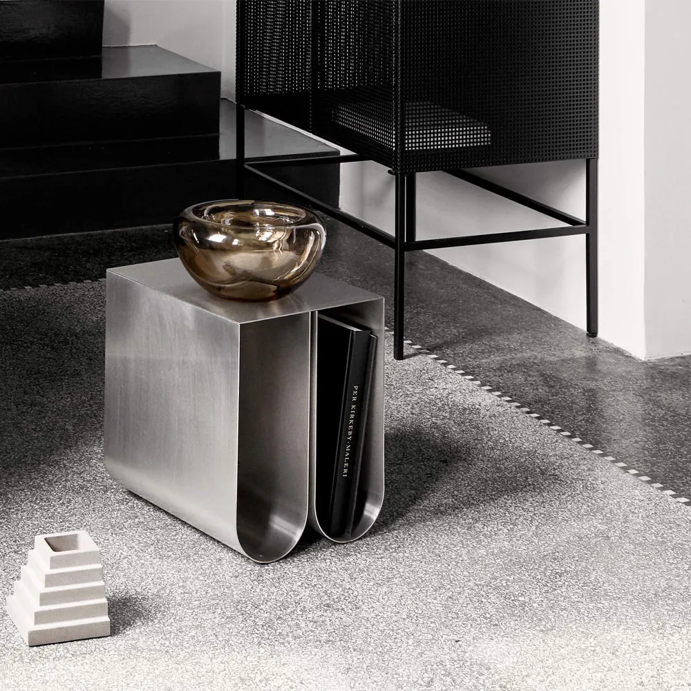 Curved 弧形造型北欧风格边几, 米色 Kristina Dam Studio