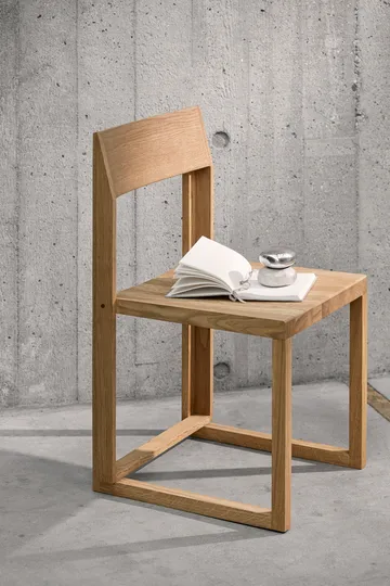 Outline 椅子 - Warm 漆橡木-核桃色 - Kristina Dam Studio