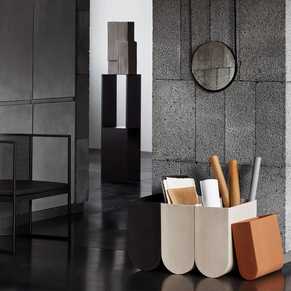 Pedestal 立柱造型北欧风格边几, 黑色 Kristina Dam Studio