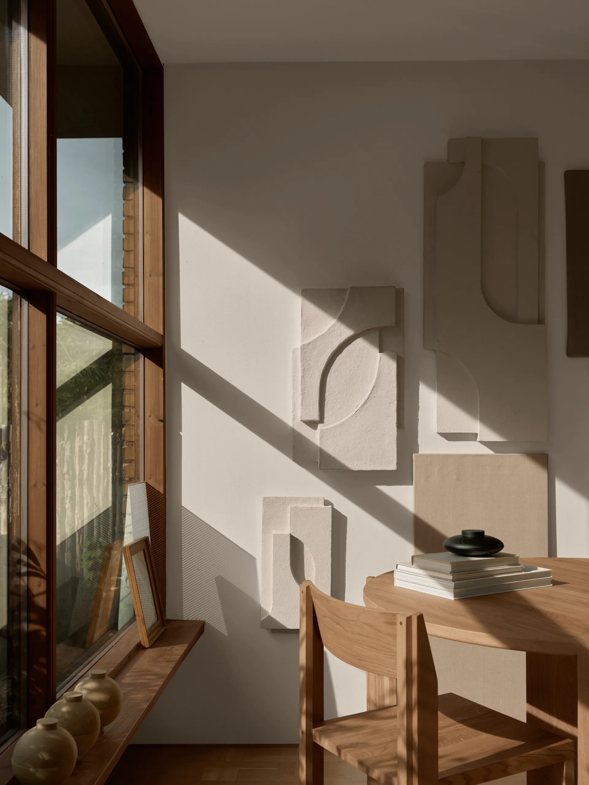 Serif Relief 墙面装饰 小号, 米白色 Kristina Dam Studio