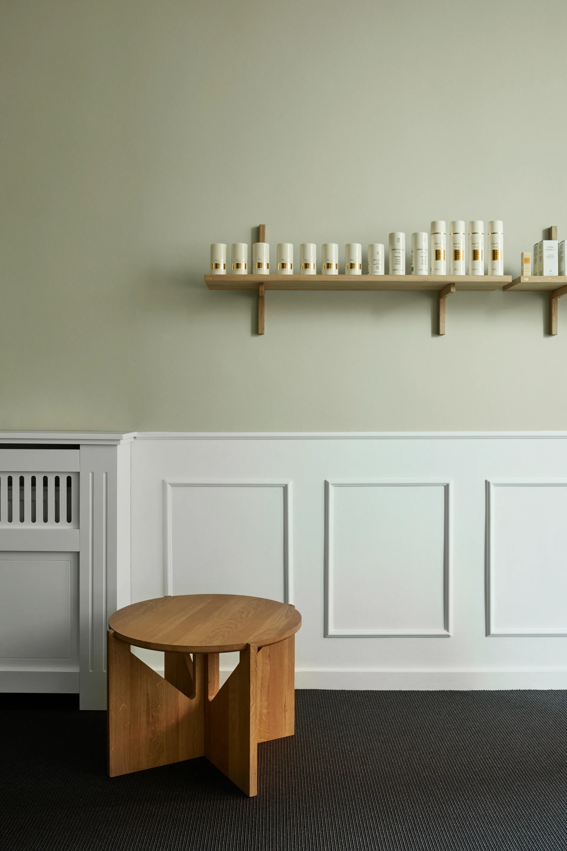 Simple 咖啡桌 Ø52 cm, Warm 漆橡木 Kristina Dam Studio