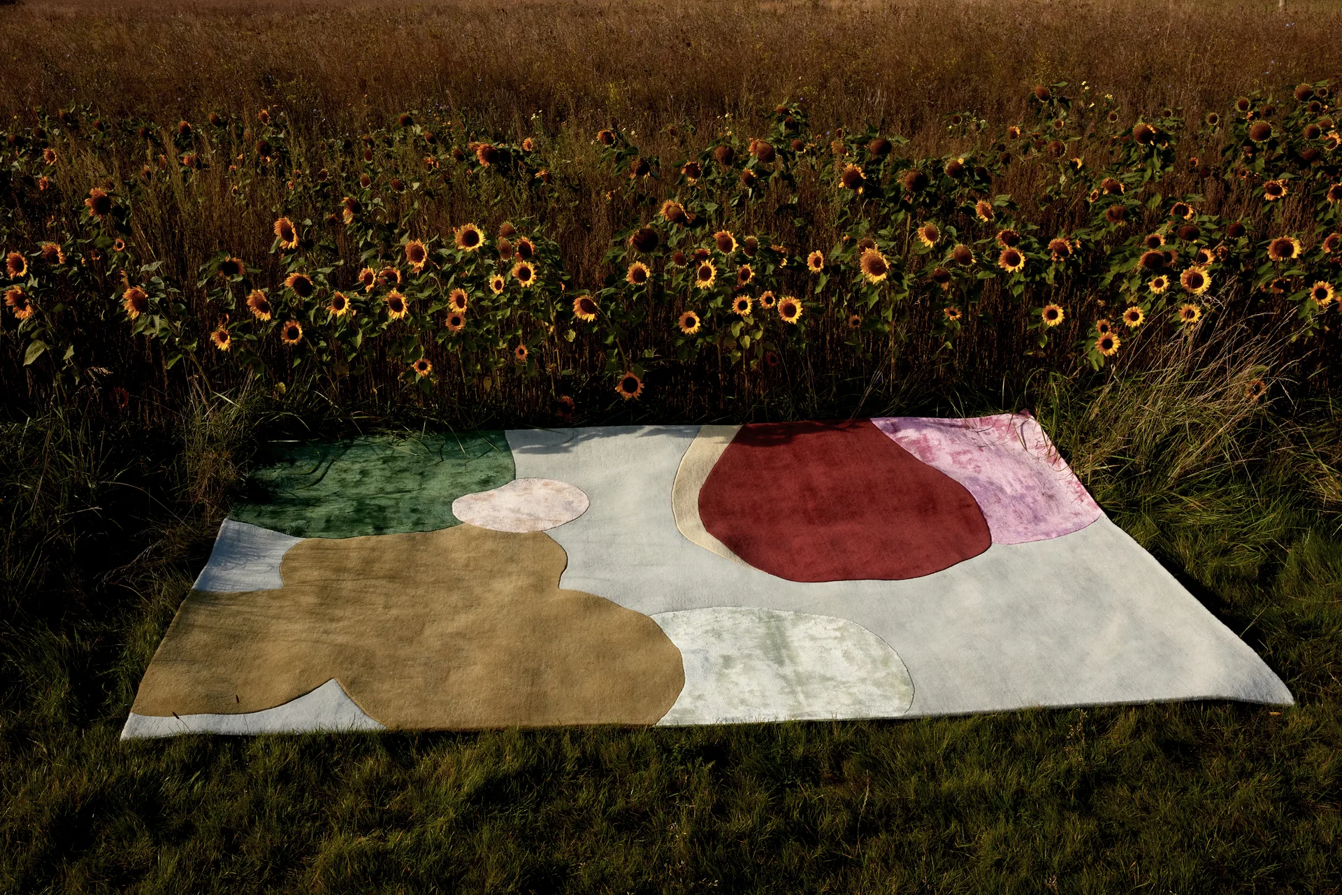 沉睡之花羊毛地毯, 180x270cm Layered