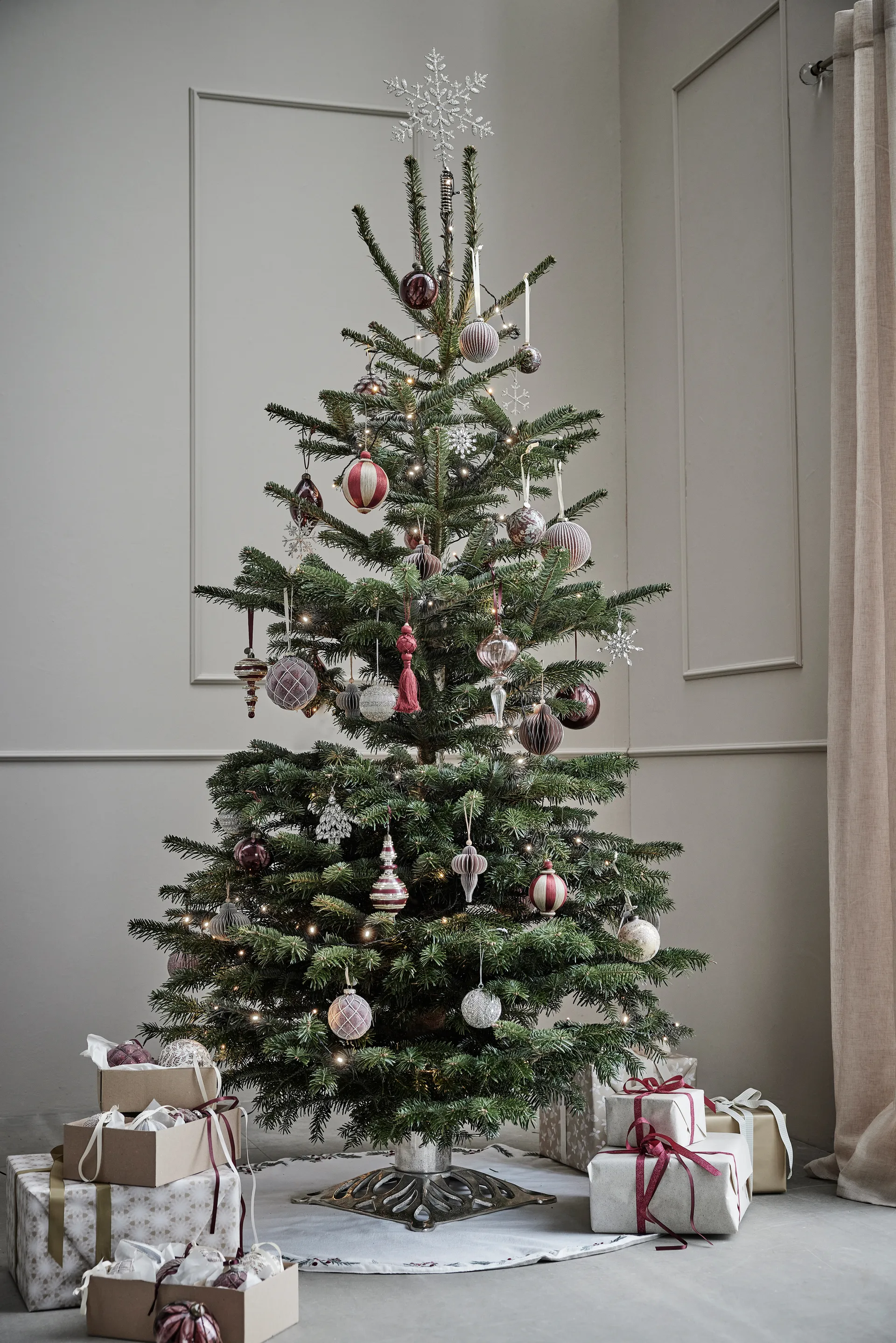 Agnes 圣诞摆设/挂件/装饰 Ø10 cm, 深红-亚麻色 Lene Bjerre