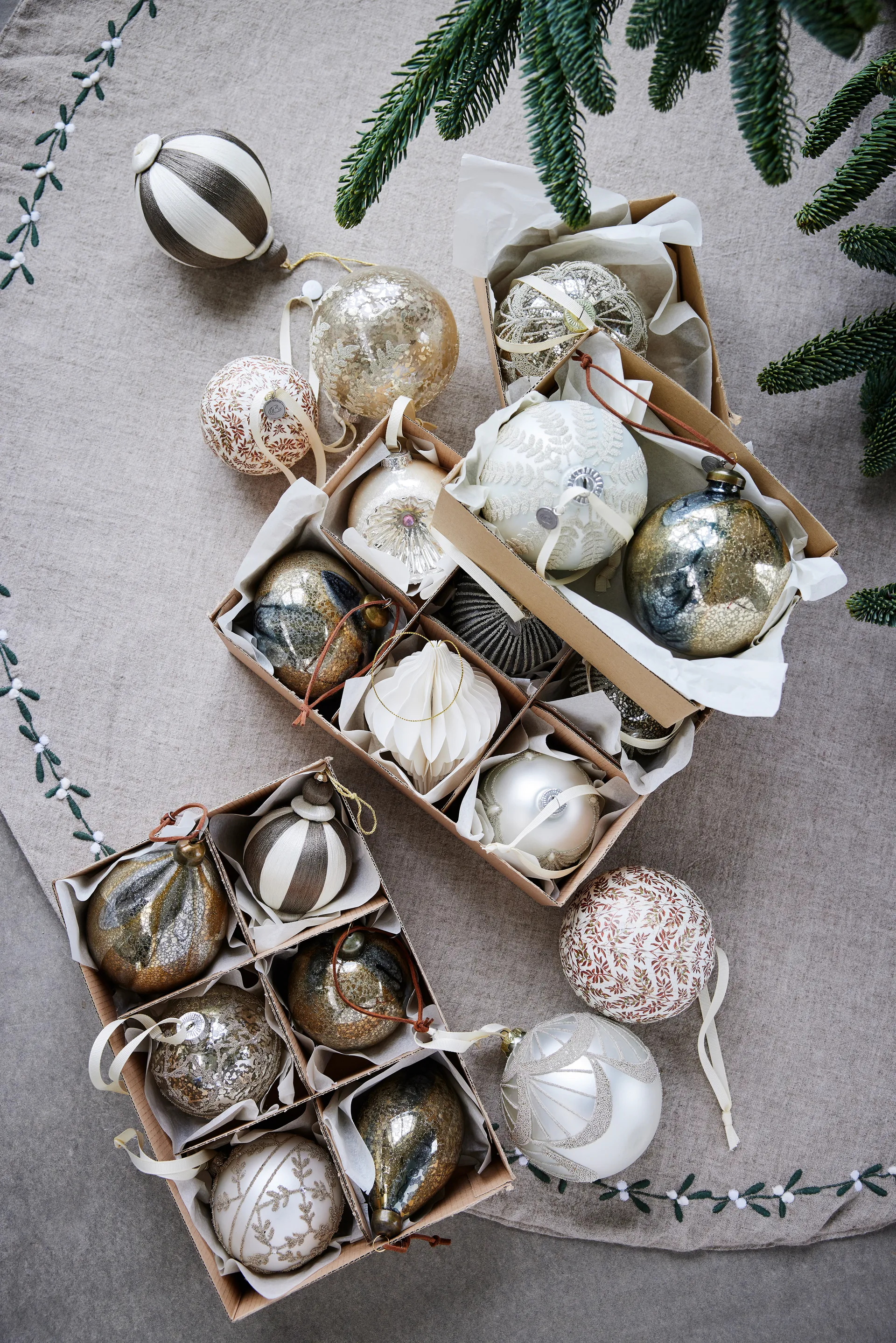 Agnes 圣诞摆设/挂件/装饰 Ø8 cm, 米白色-褐色 Lene Bjerre