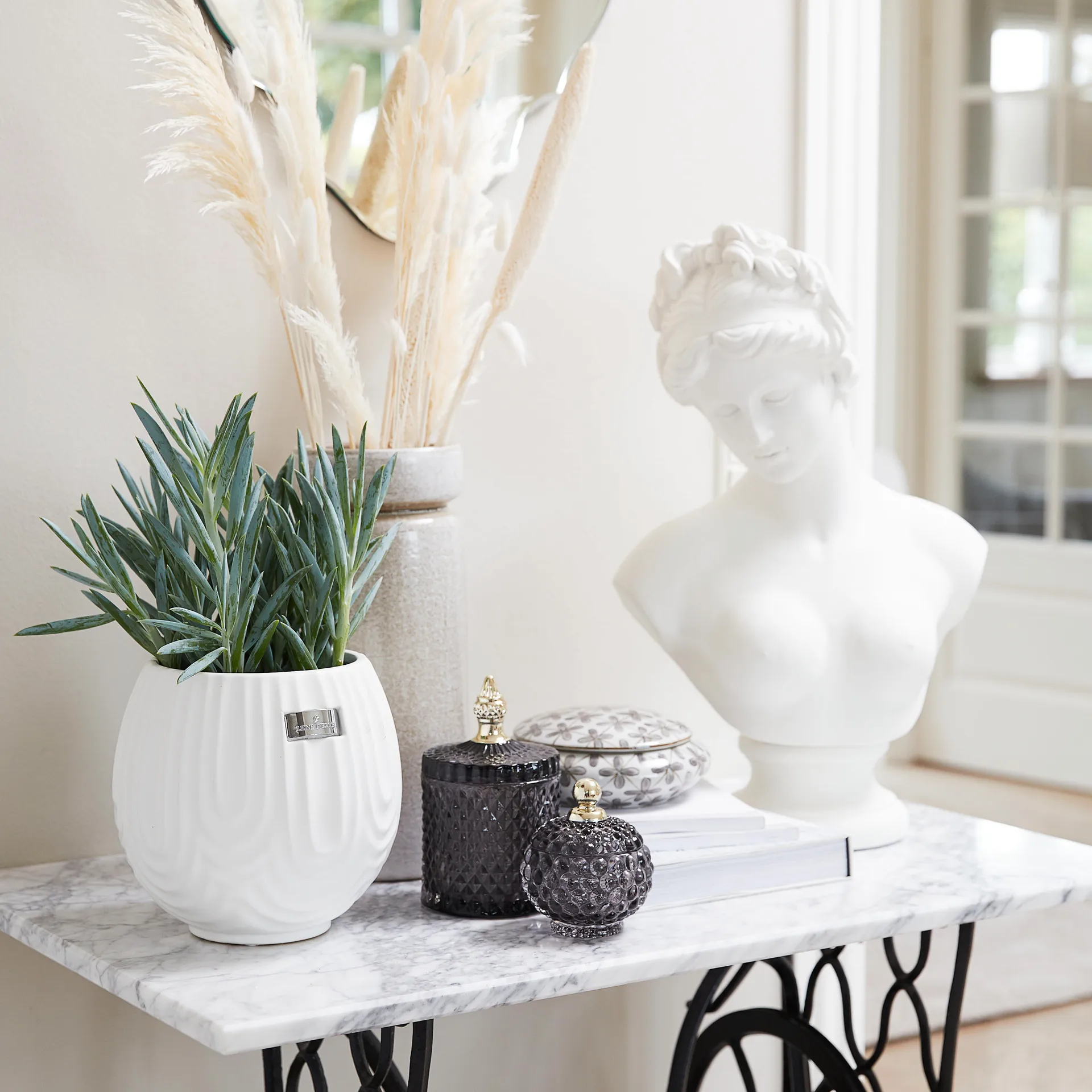 Miya 带盖储物罐 Ø10.5 cm, Dark 灰色 Lene Bjerre