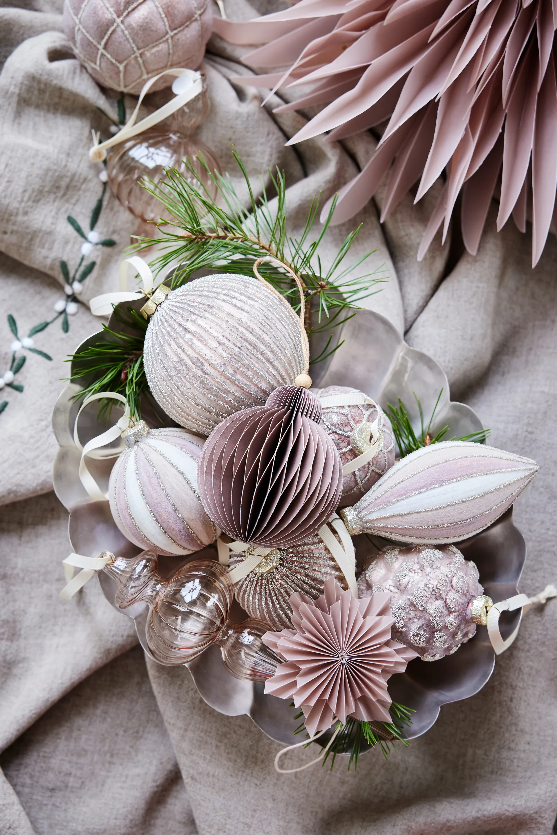 Paline decorative 衣架/架子 Ø10 cm, Dark 玫瑰色-银色 Lene Bjerre