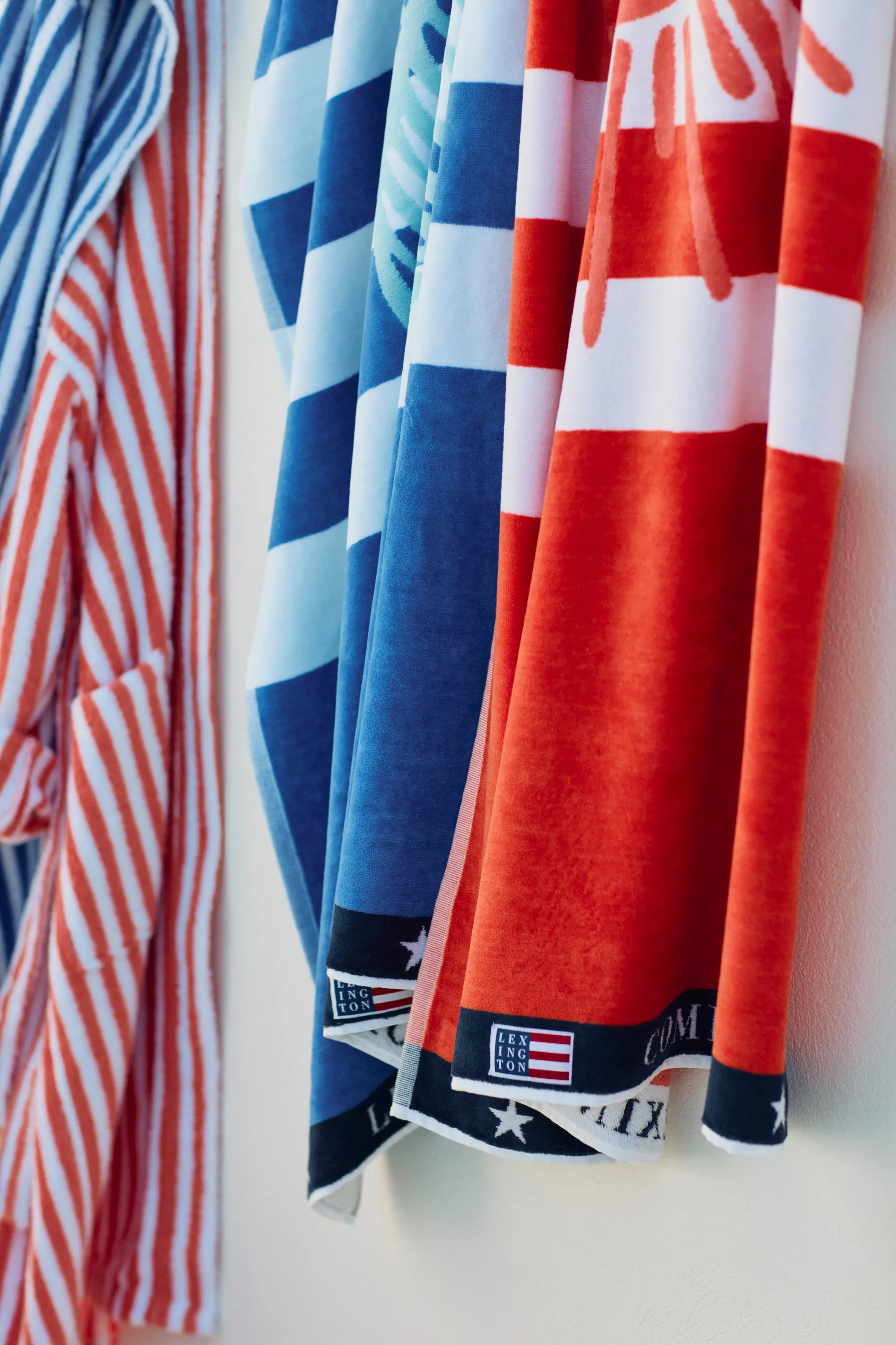 Graphic Cotton Velour 浴巾 100x180 cm, 蓝色-白色 Lexington