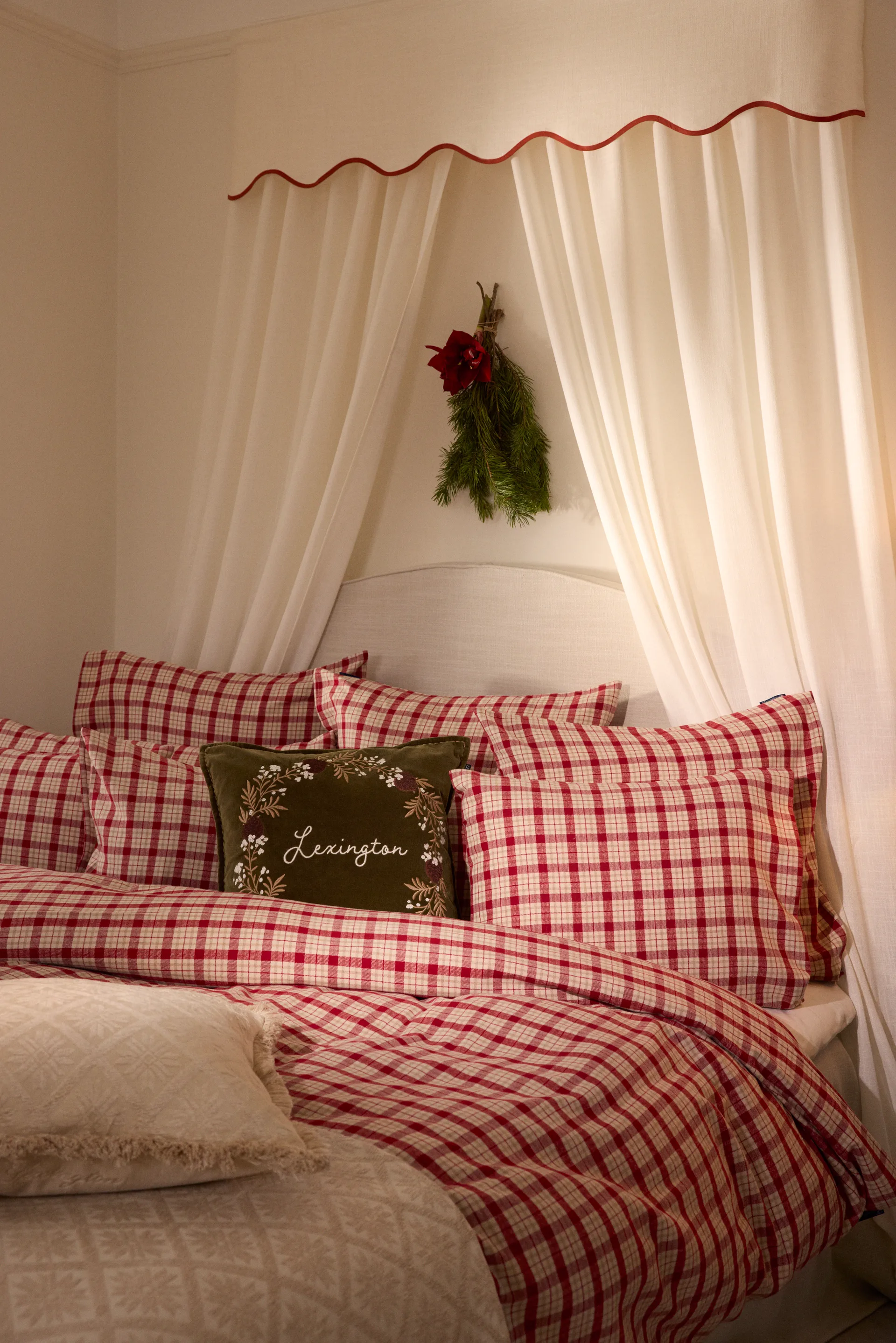 Wreath organic cotton velvet 靠枕套 50x50 cm, 橄榄色-褐色-白色 Lexington