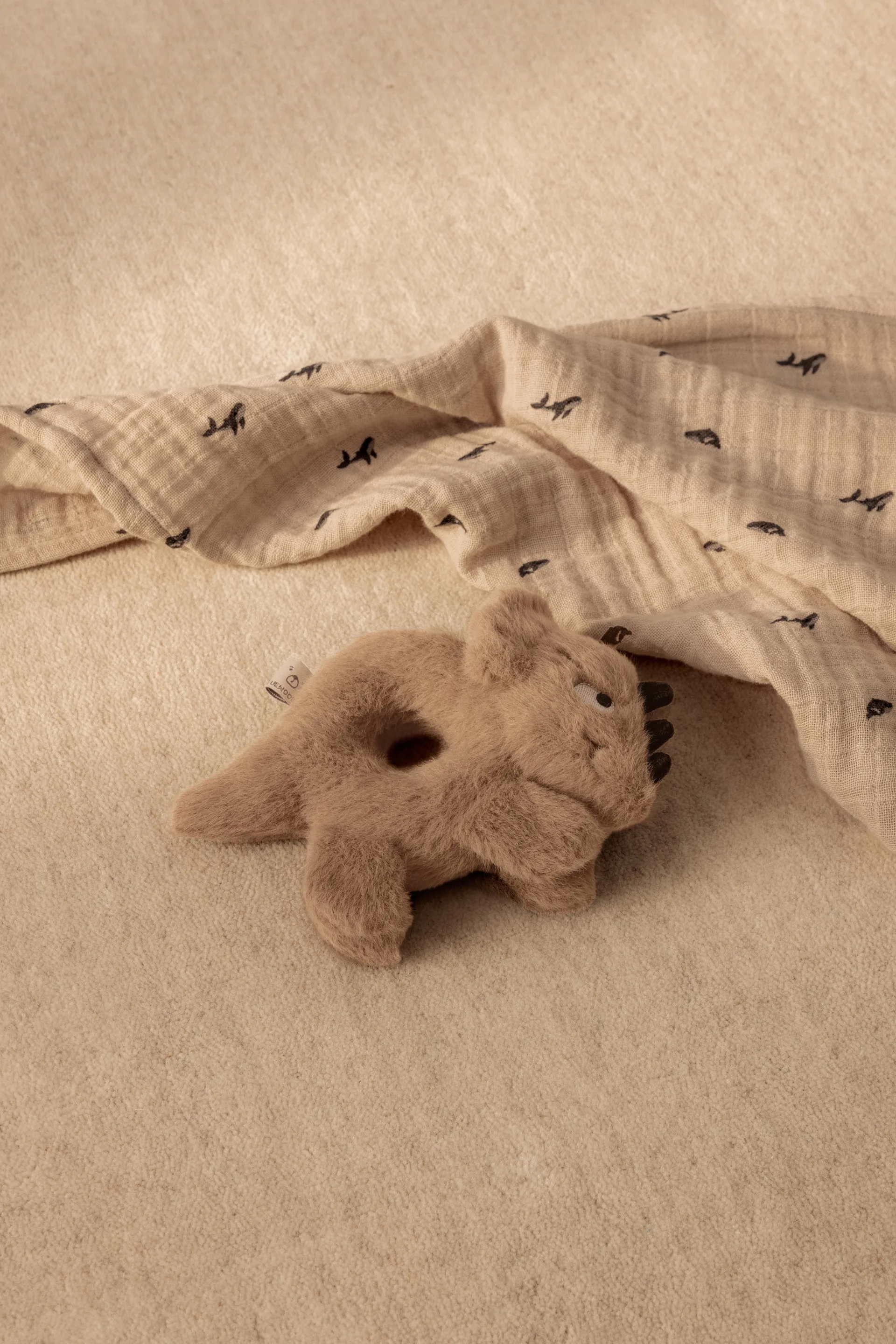 Lewis 平纹细布 毯子 两件套装 65x65 cm, 迷你鲸鱼-沙色 Liewood