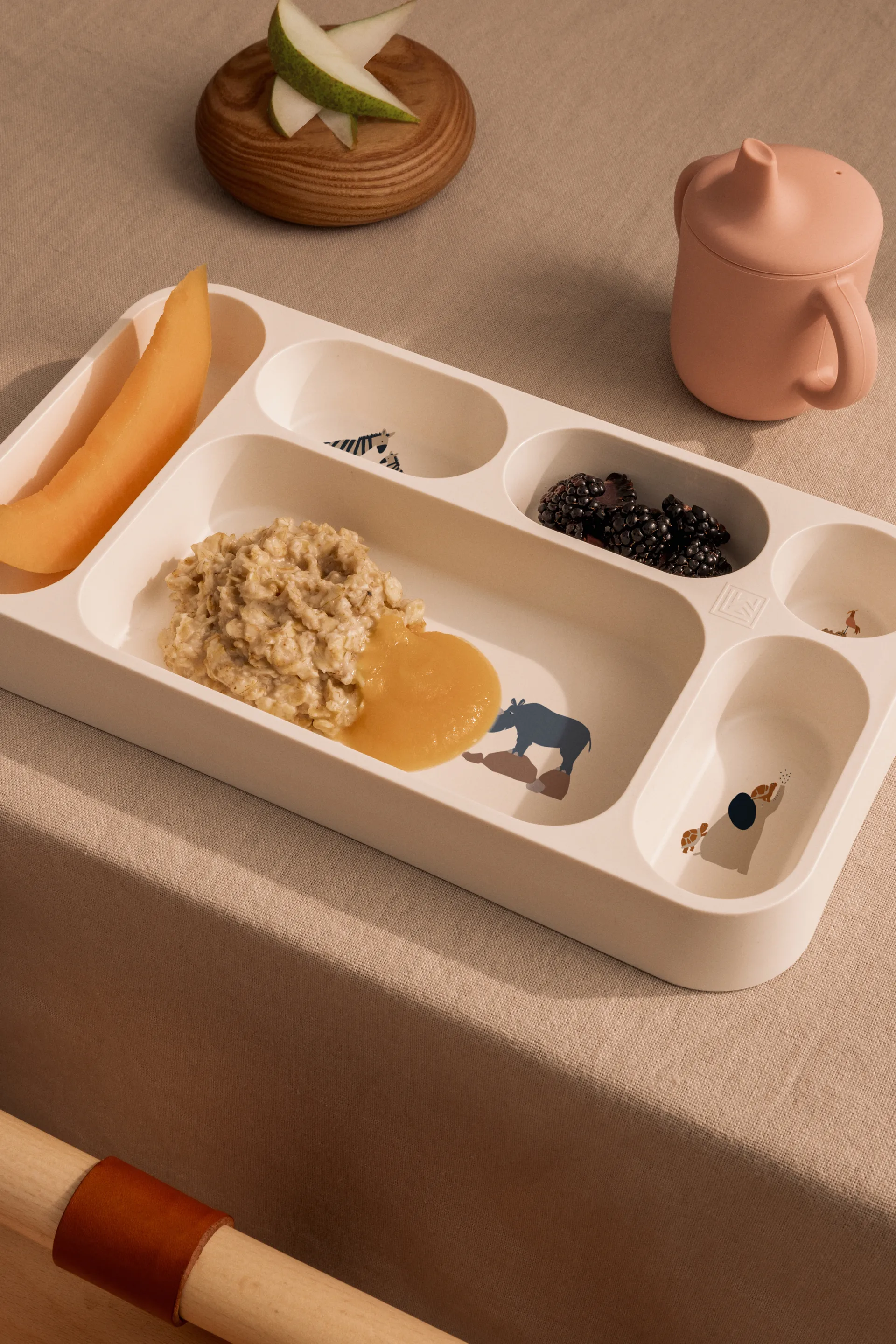 Mosu 盘子 with 6 compartments 17x30 cm, All together-沙色 Liewood