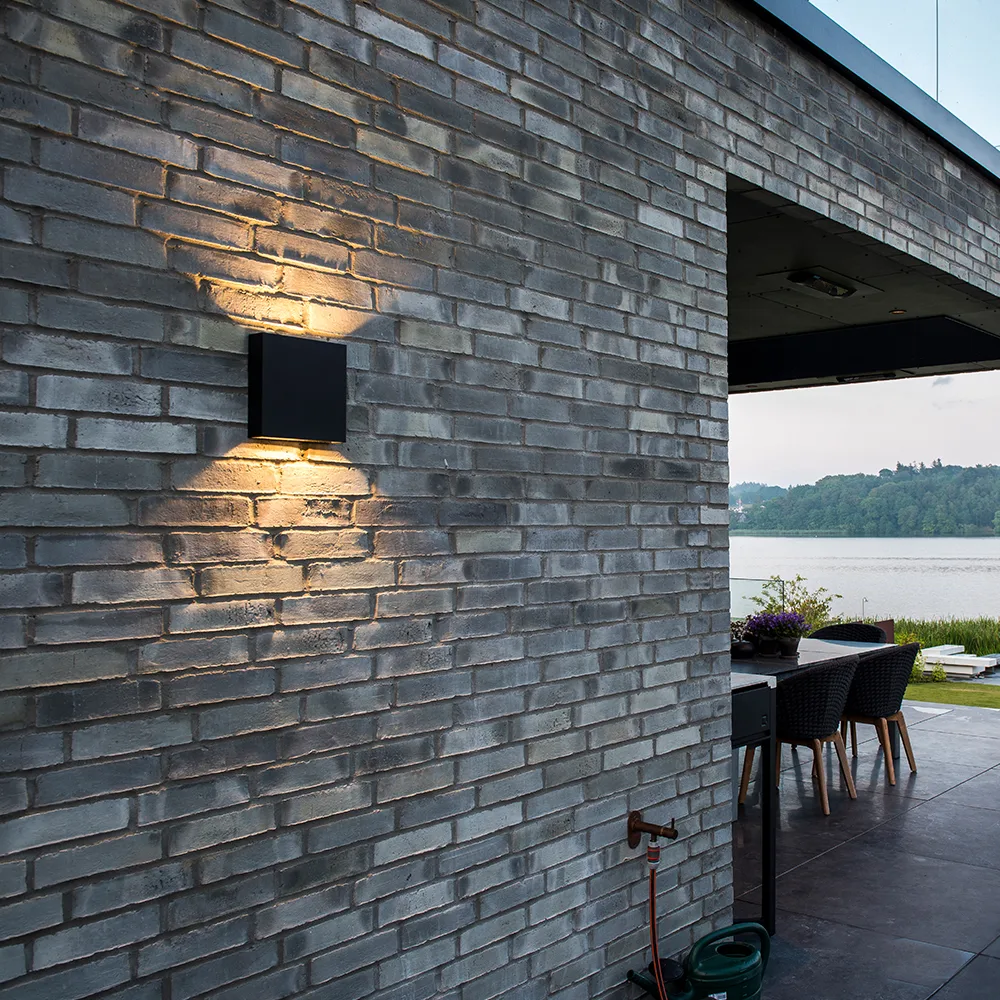 Compact W1 Up/Down 壁灯, 黑色, 2700 kelvin Light-Point