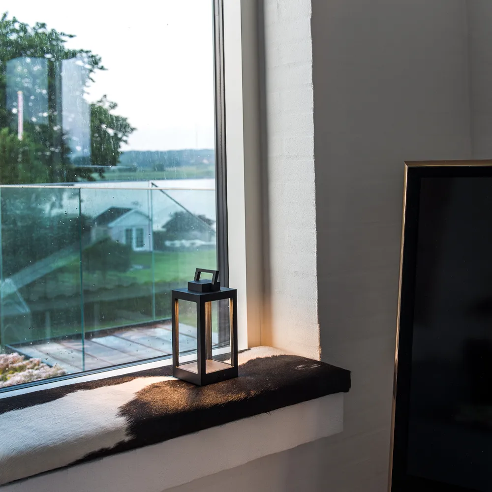 Lantern T2 台灯, 黑色 Light-Point