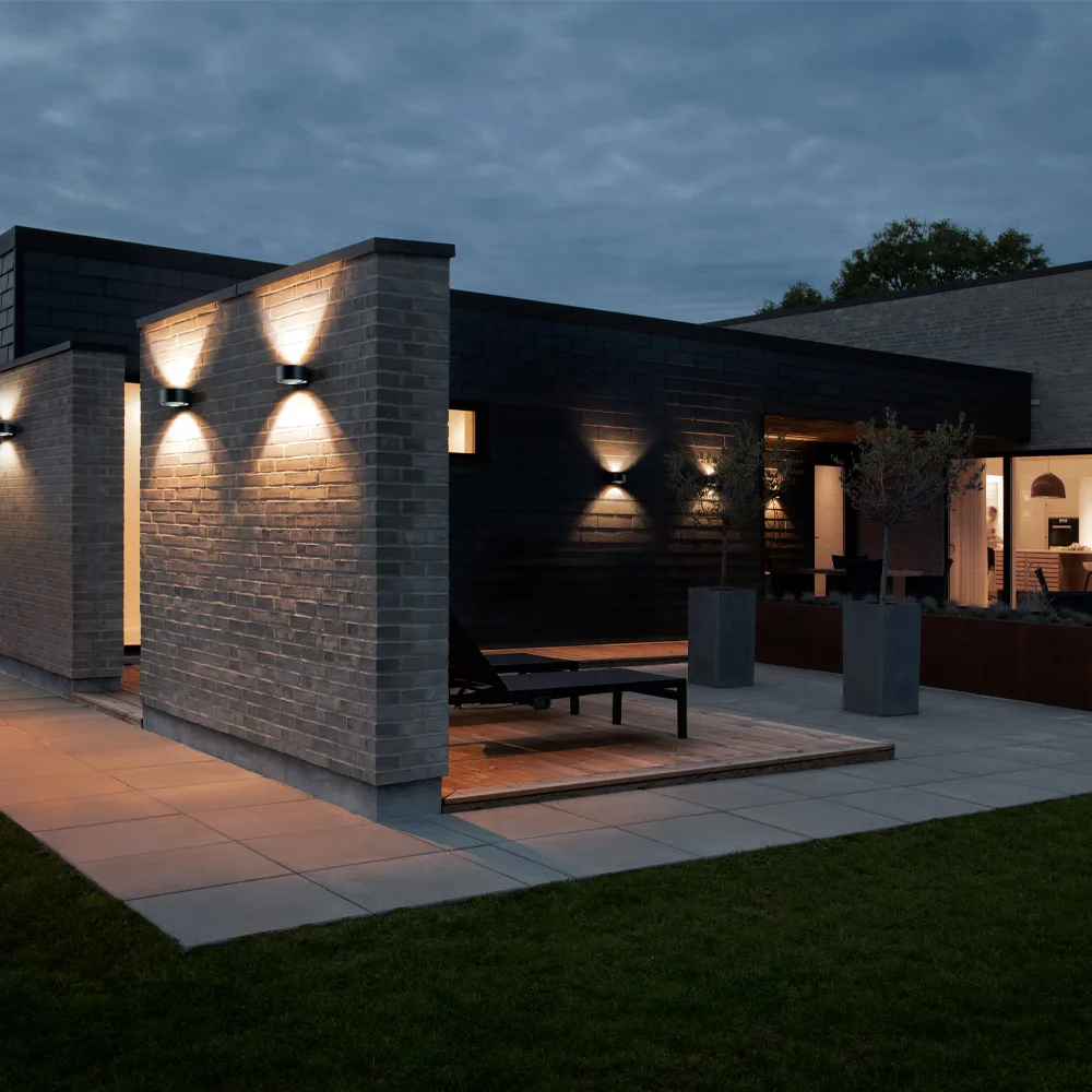 Orbit W1 壁灯, 黑色, 3000 kelvin Light-Point