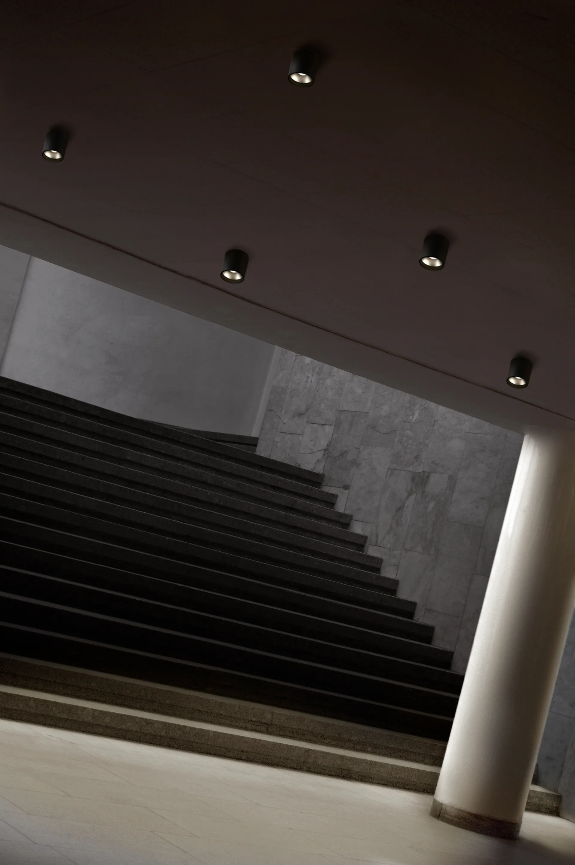 Solo Round 2 spotlight, 黑色-白色, 3000K Light-Point