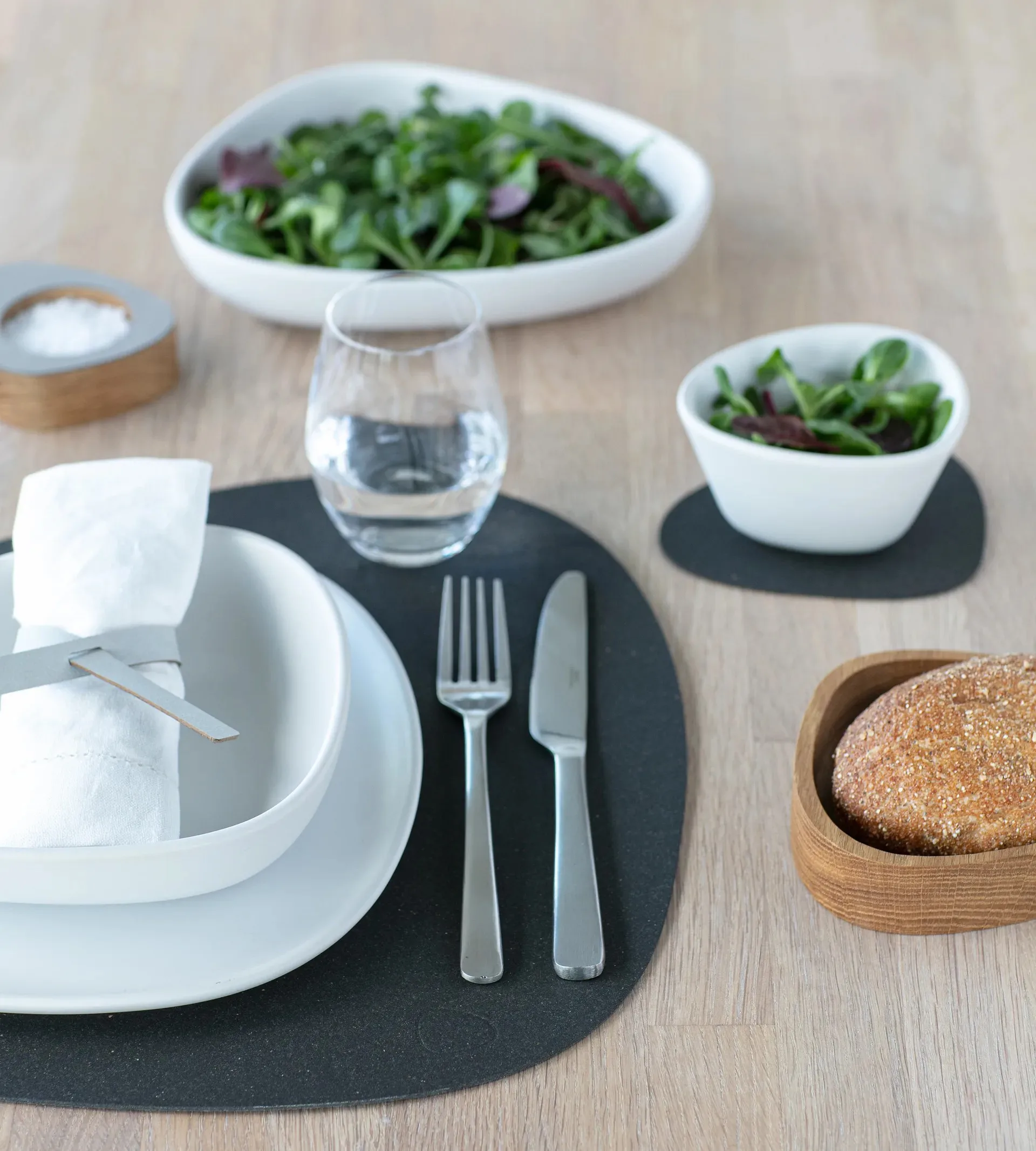 Core 餐垫  curve L, Flecked anthracite LIND DNA