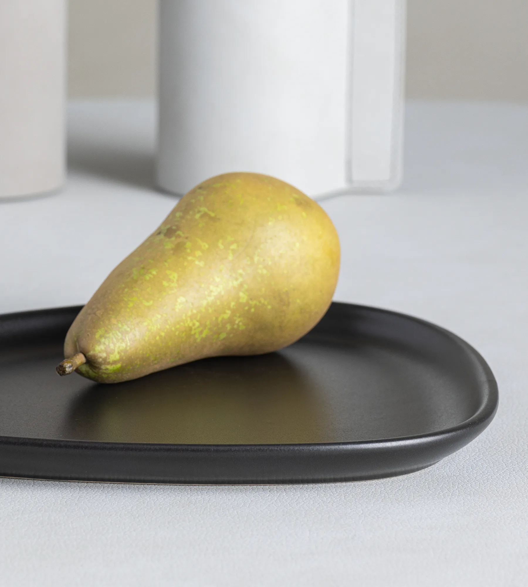 Curve Stoneware 小盘 19x22cm, 黑色 LIND DNA