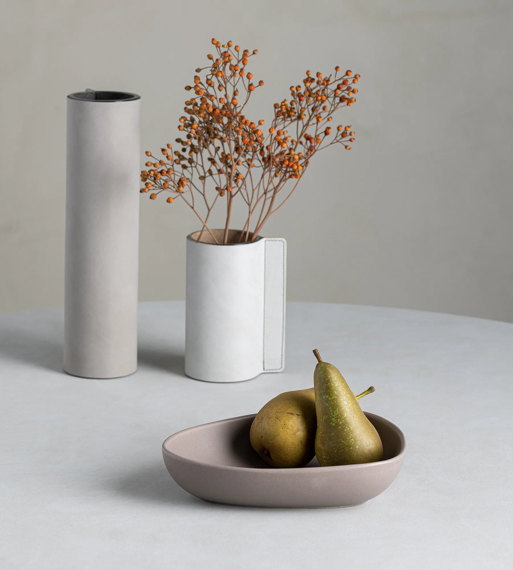 Curve Stoneware 深盘 19x22cm, 暖灰色 LIND DNA
