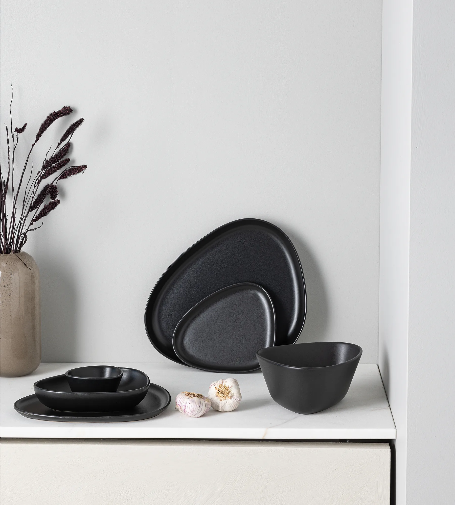 Curve Stoneware 碗 中号 20x22cm, 黑色 LIND DNA