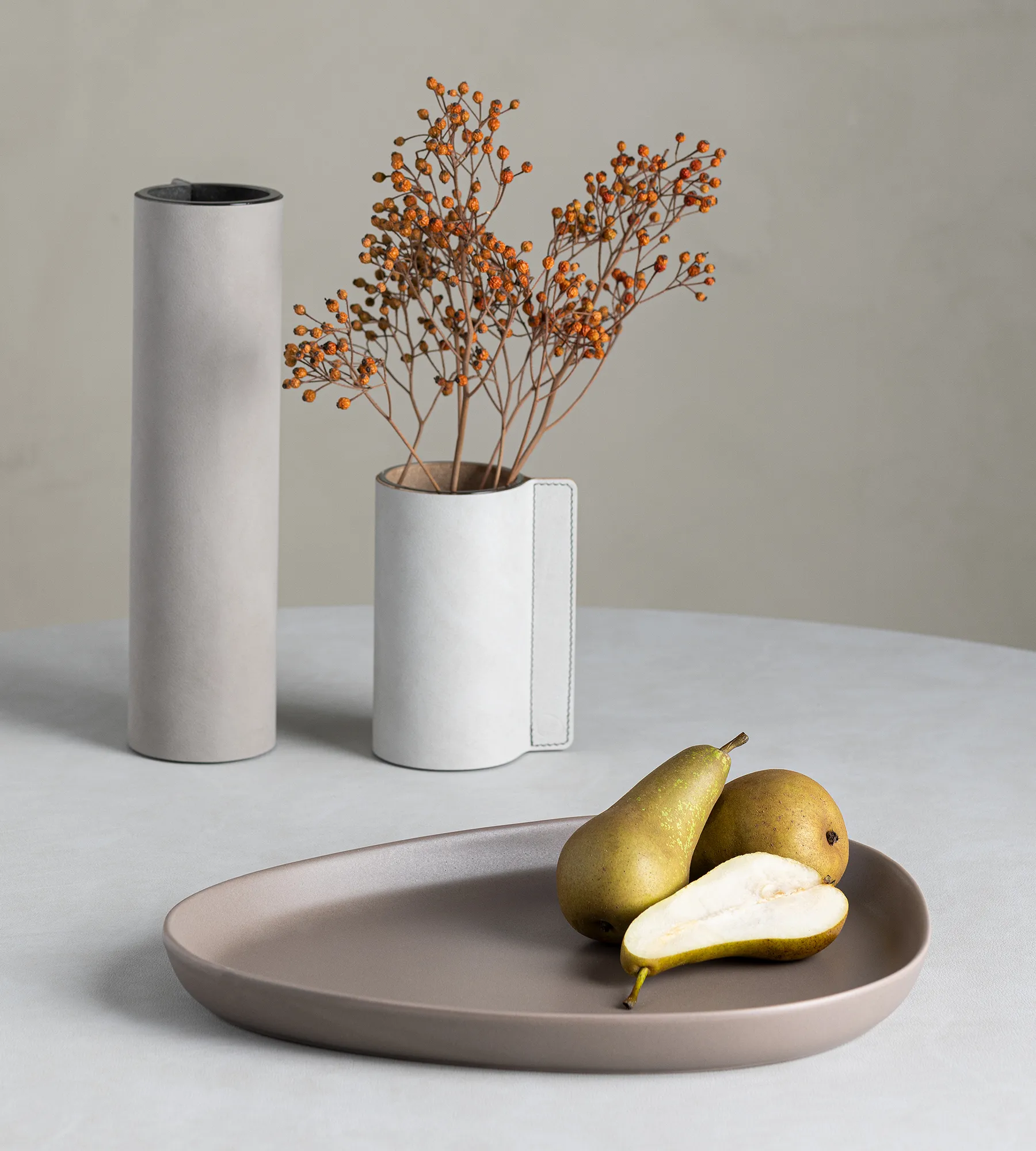 Curve Stoneware 大餐碟 30x35cm, 暖灰色 LIND DNA