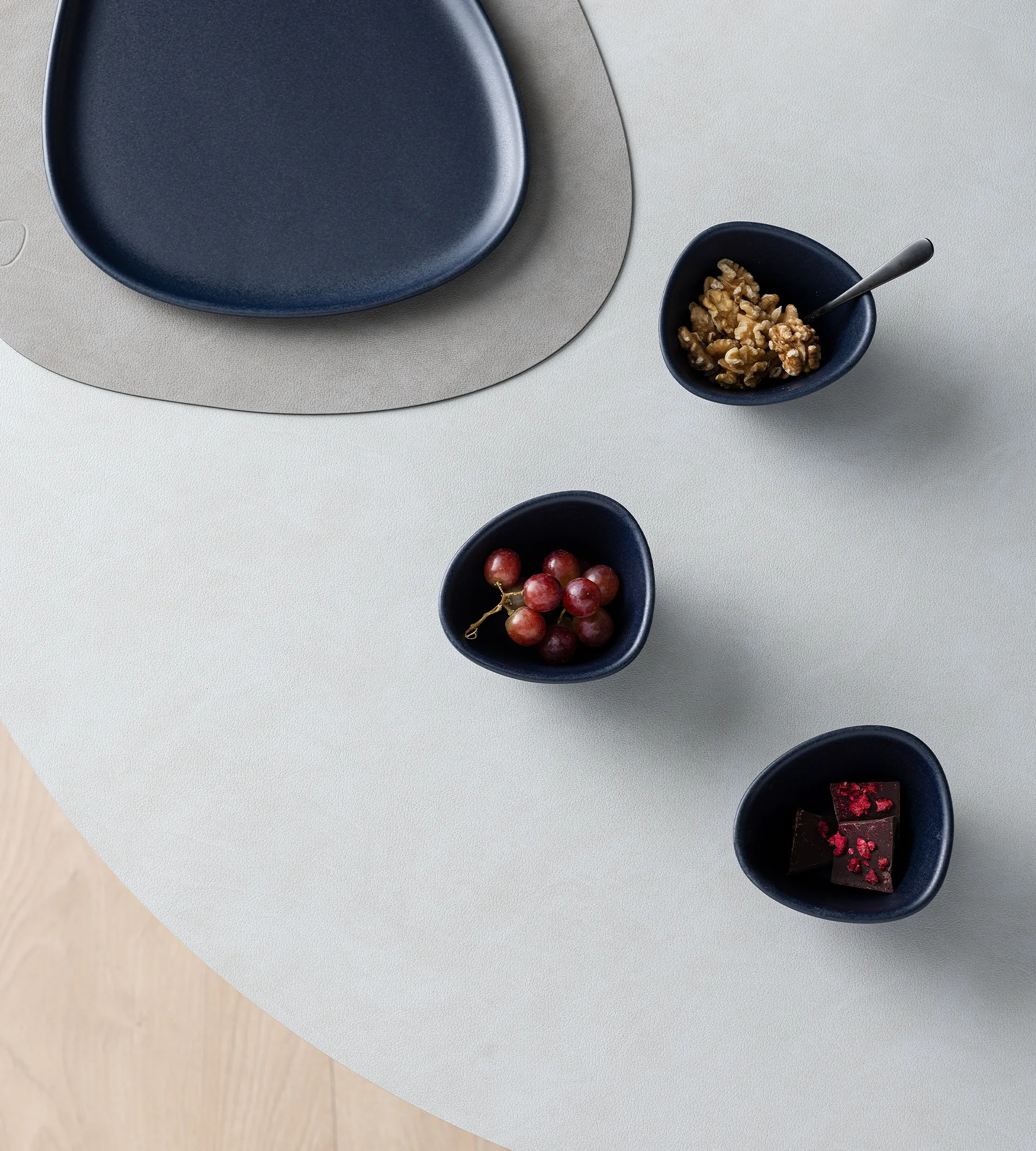 Curve Stoneware 碗  S 10x11 cm, navy 蓝色 LIND DNA