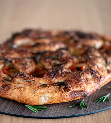 Cut & Serve round chopping board M - Walnut - LIND DNA