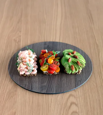 Cut & Serve round chopping board M - Walnut - LIND DNA