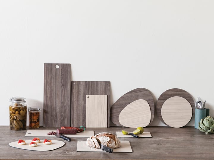 Cut & Serve square chopping board L - Walnut - LIND DNA