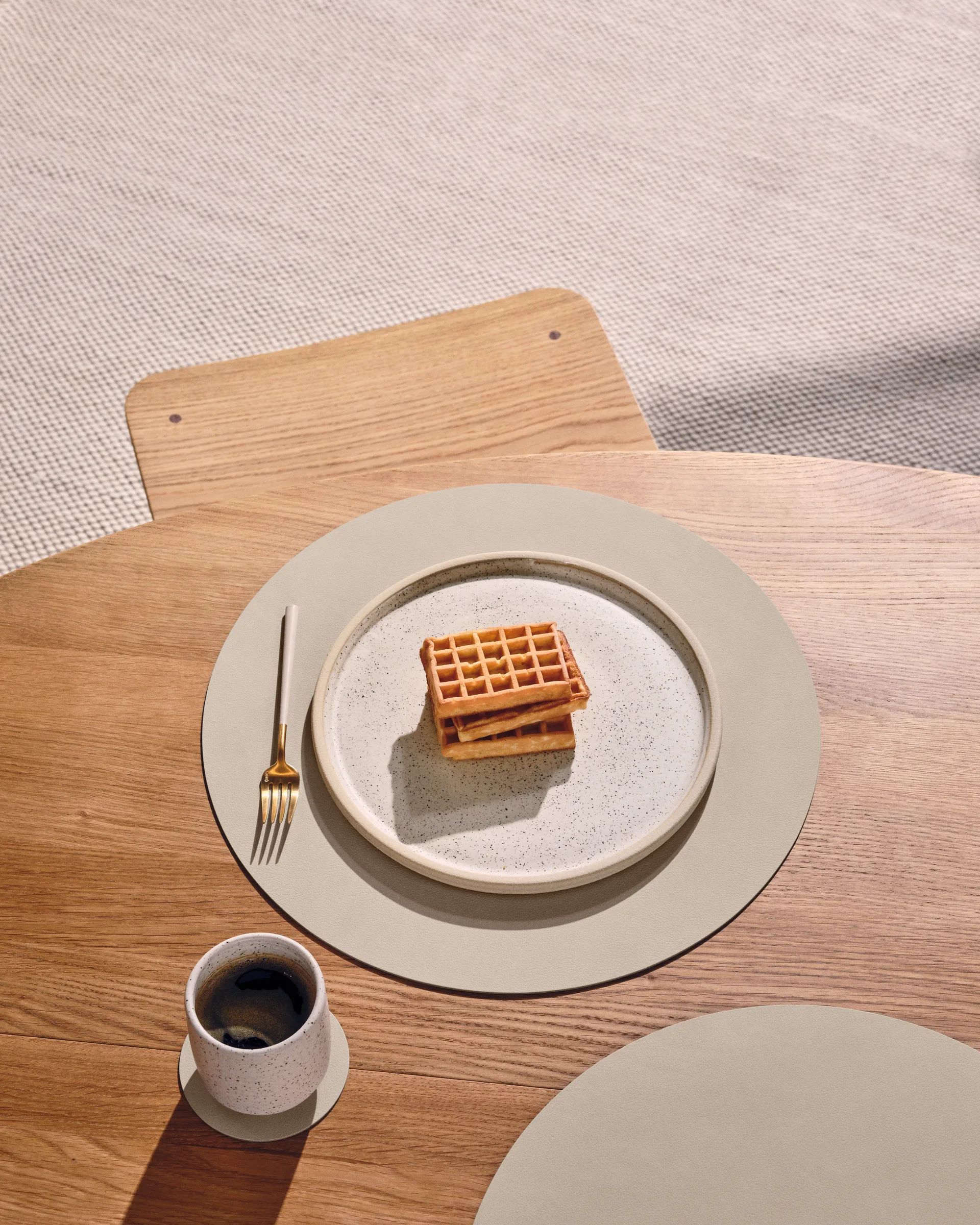 Nupo 杯垫 circle reversible 1 pc, 亚麻色-Flint 灰色 LIND DNA