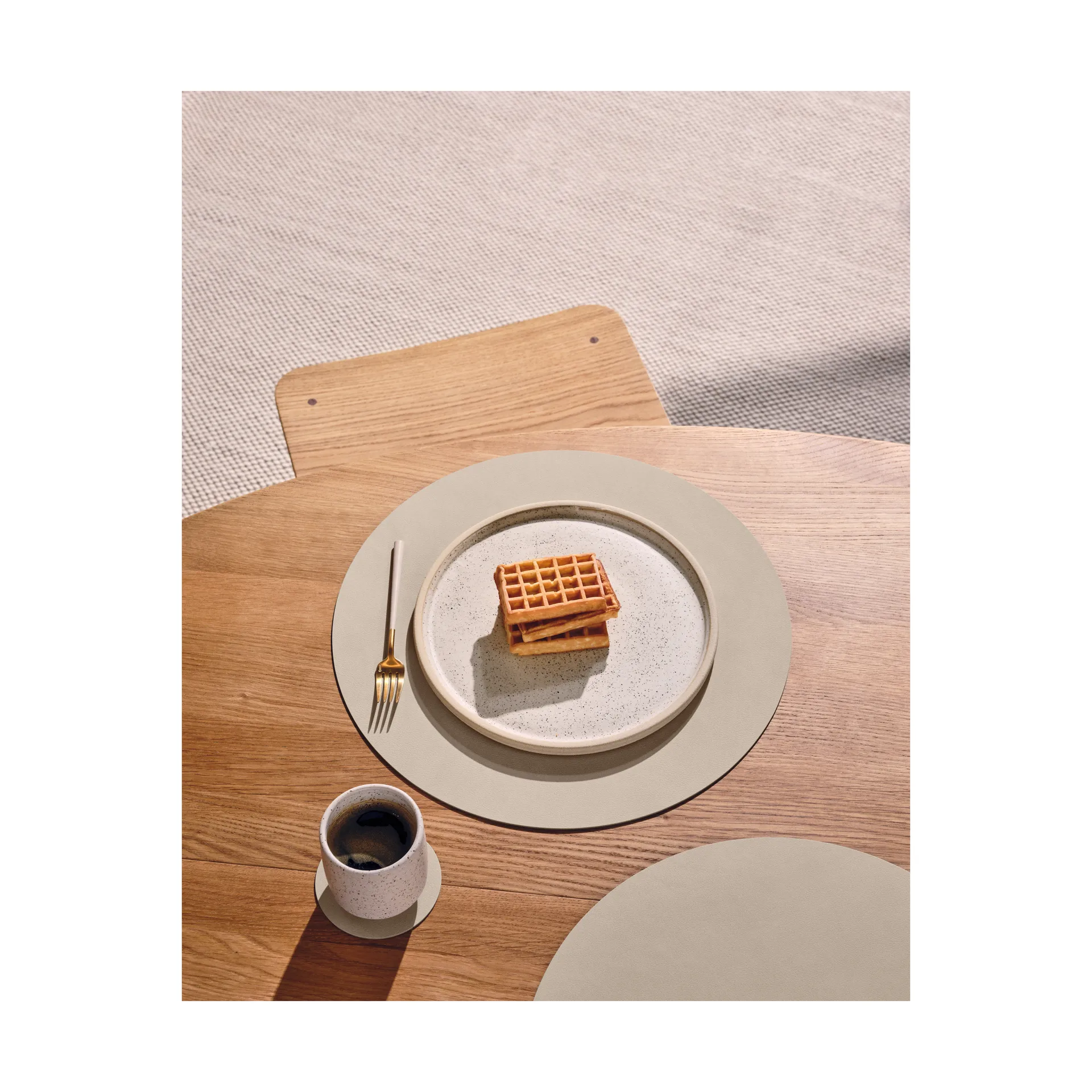 Nupo 圆形杯垫, 亚麻色 LIND DNA