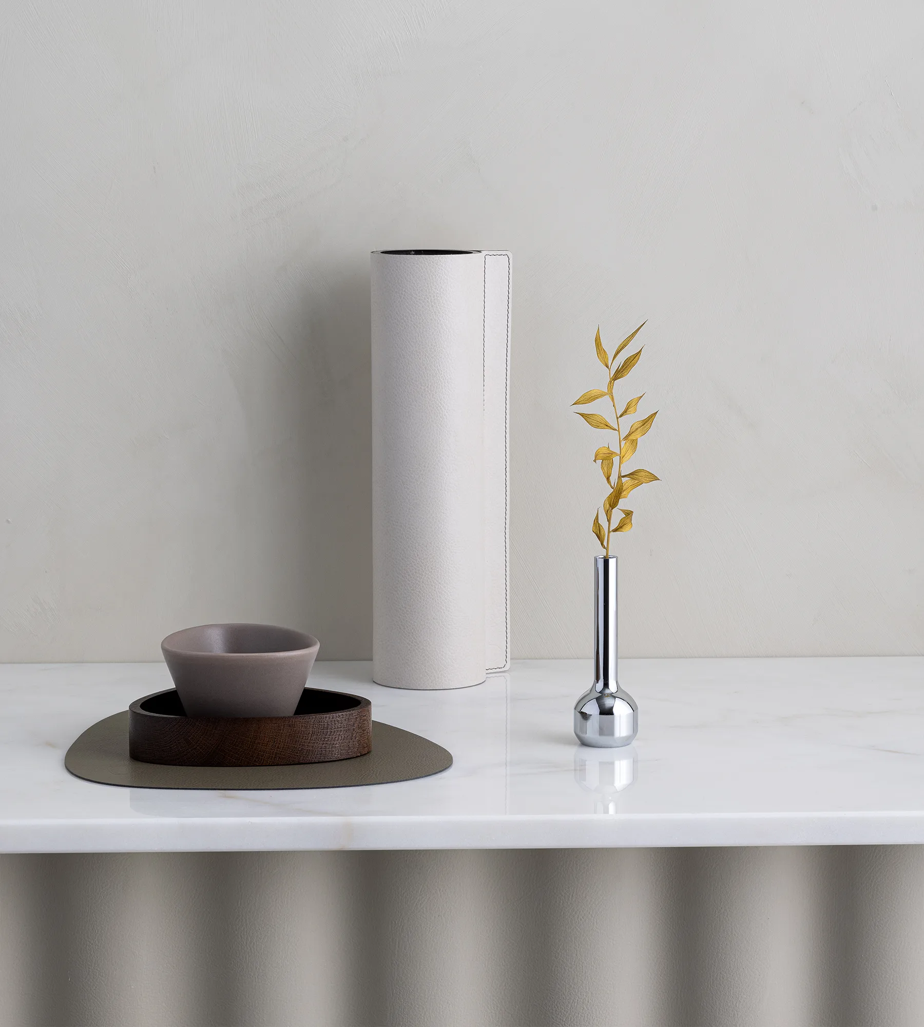 Silhouette 120  花瓶 , Chrome steel LIND DNA