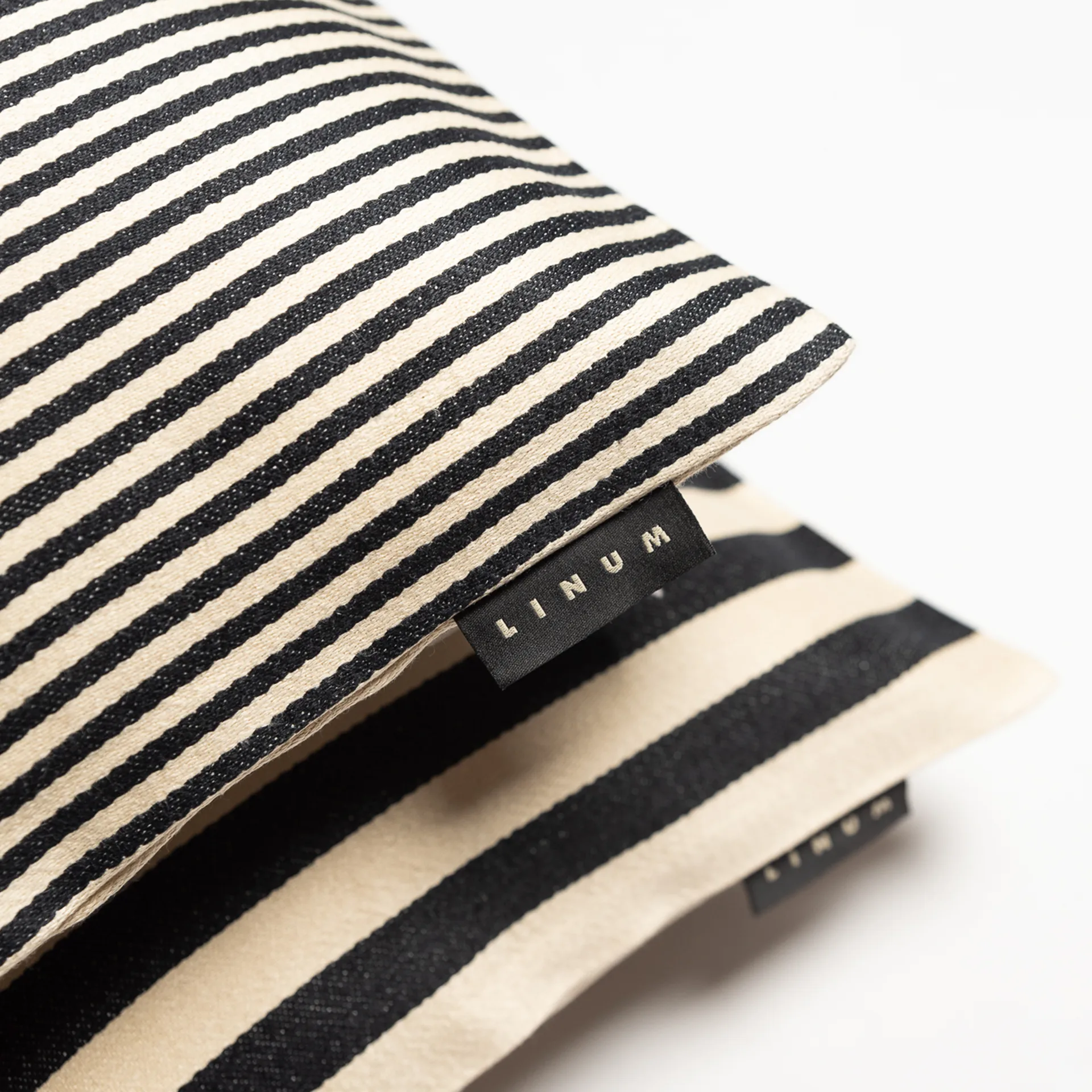 Amalfi 枕头套 35x50 cm, 黑色 Linum