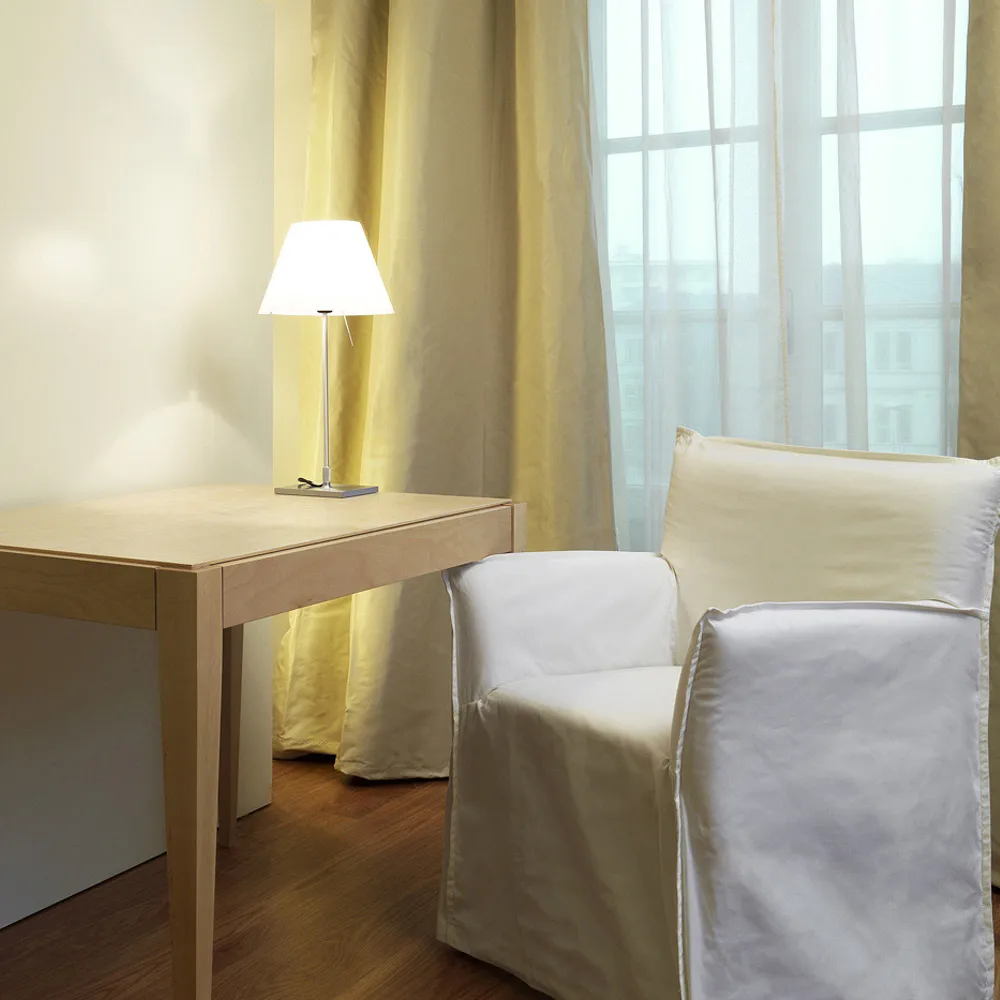 Costanza D13c 台灯, 白色 Luceplan