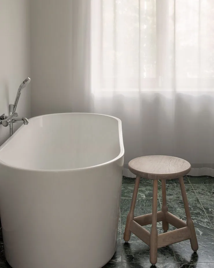 Albert barstool 50 cm 凳子, 白色-oiled oak Massproductions