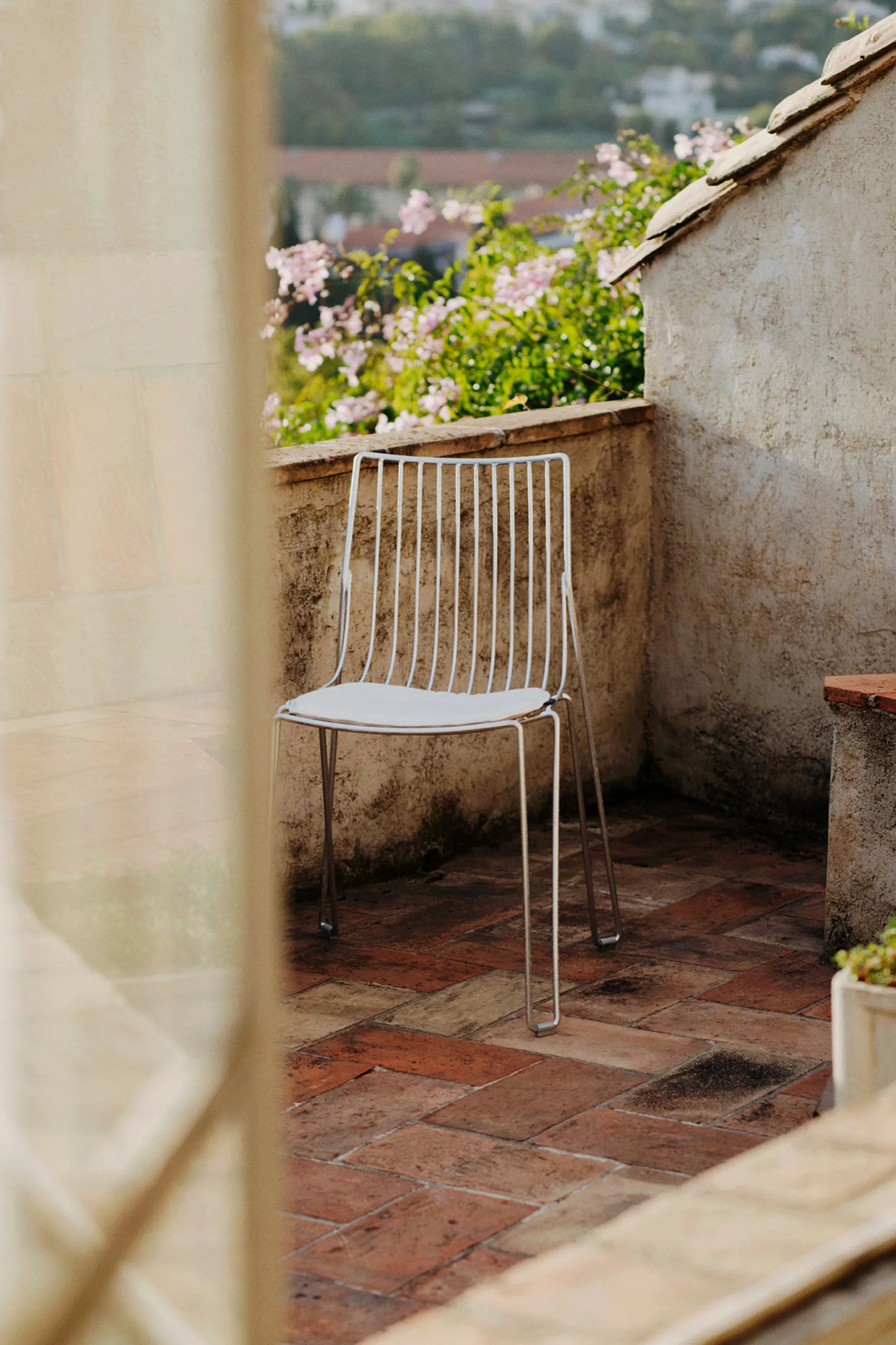 Dyna to Tio 椅子, Natural Massproductions