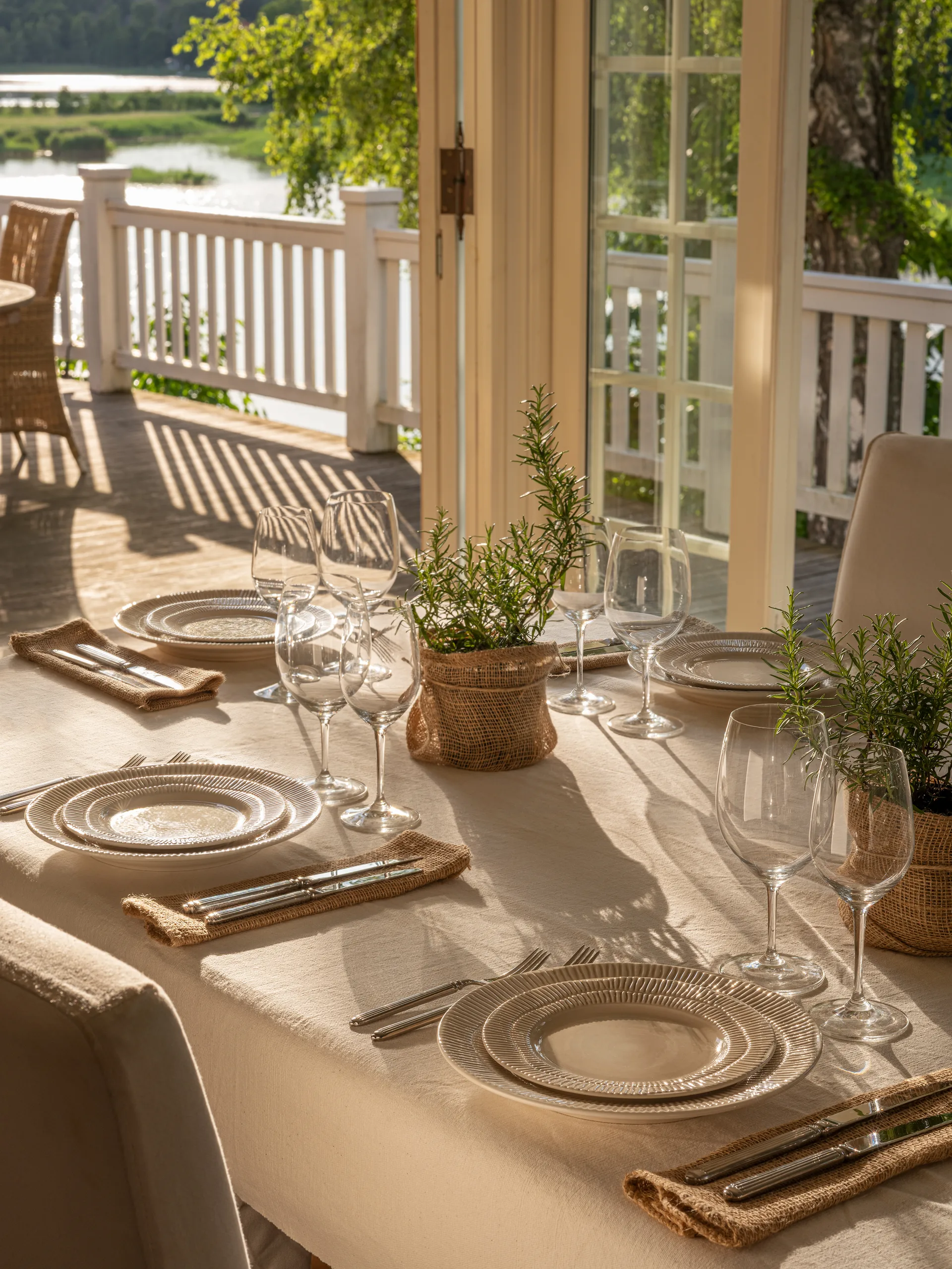 Stripes 盘子 Ø21 cm, 沙色 Mateus