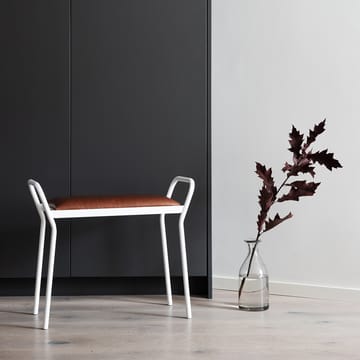 Anyone stool 凳子 - 白色 with vintage cognac leather - Maze