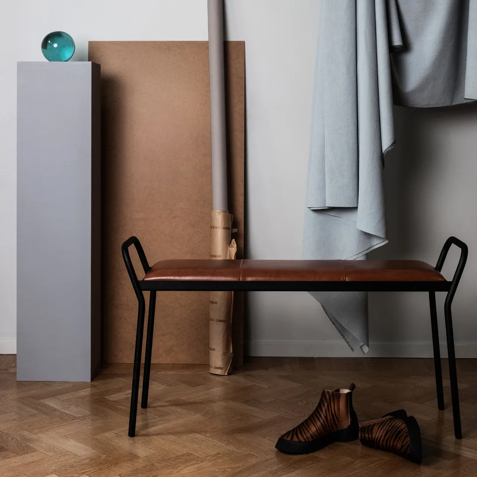 Anytwo stool 凳子, 黑色-vintage cognac Maze