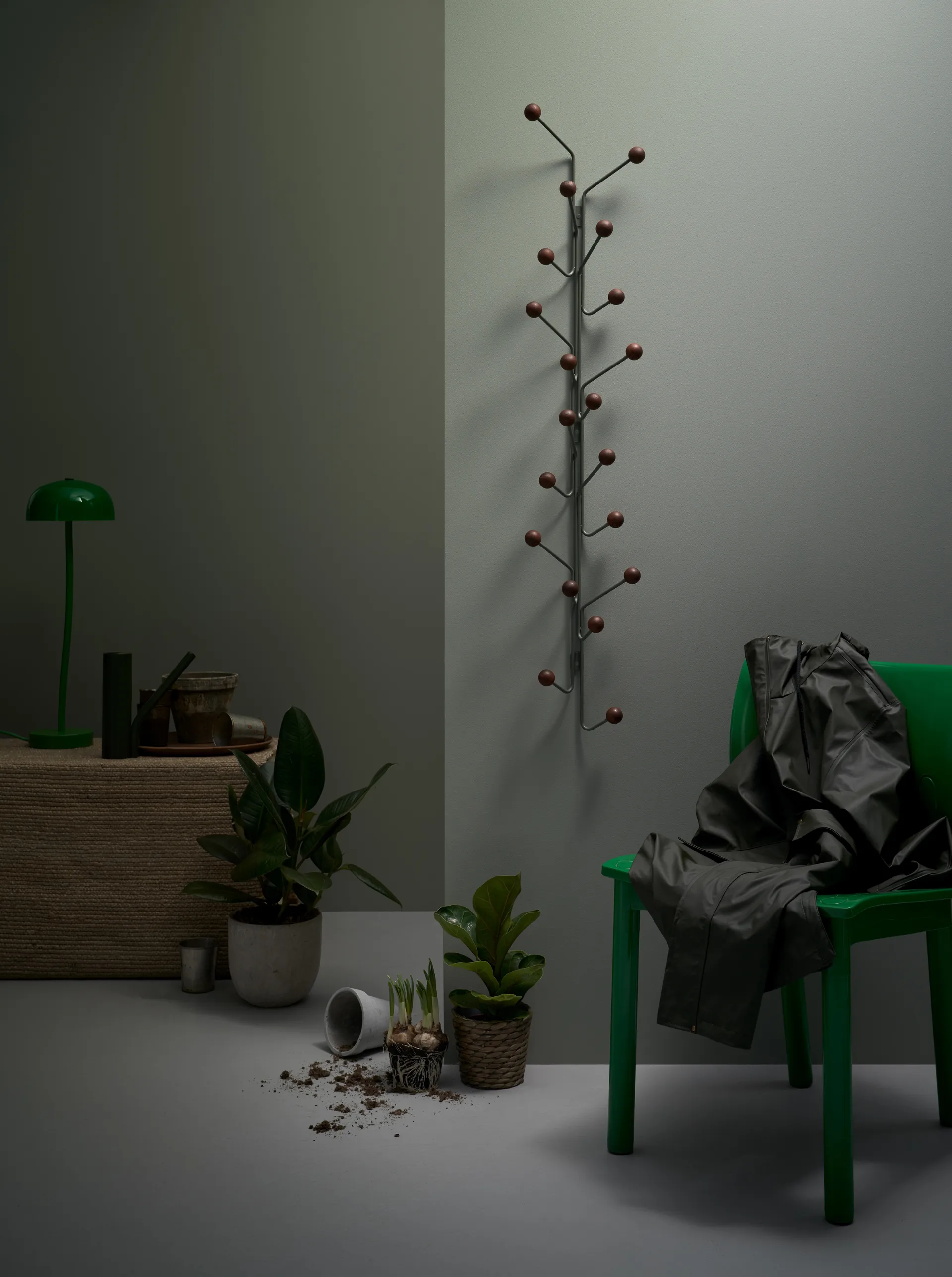 Bill Vertical 衣架/架子, 绿色-dark 棕色 Maze