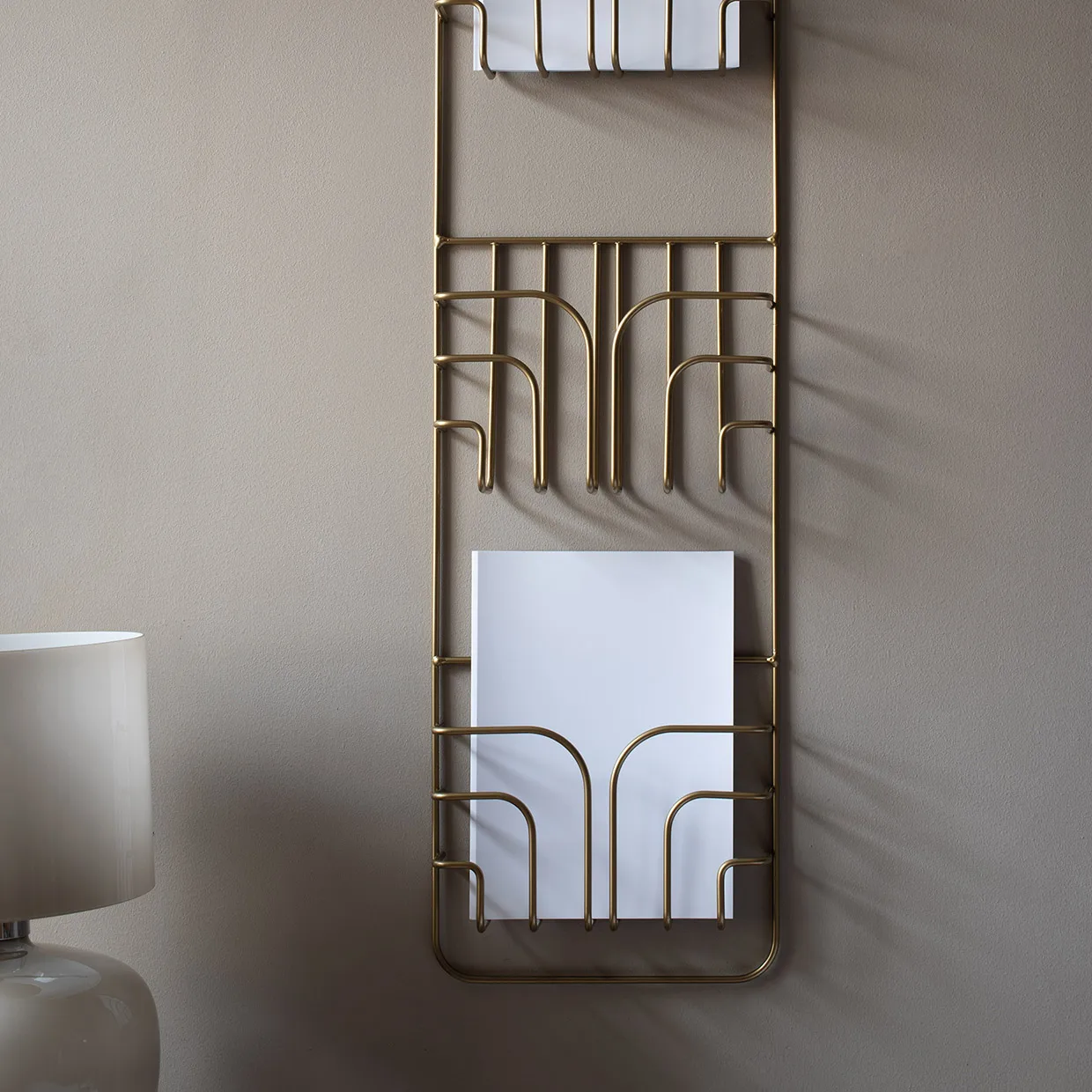 Now magazine holder, brass Maze