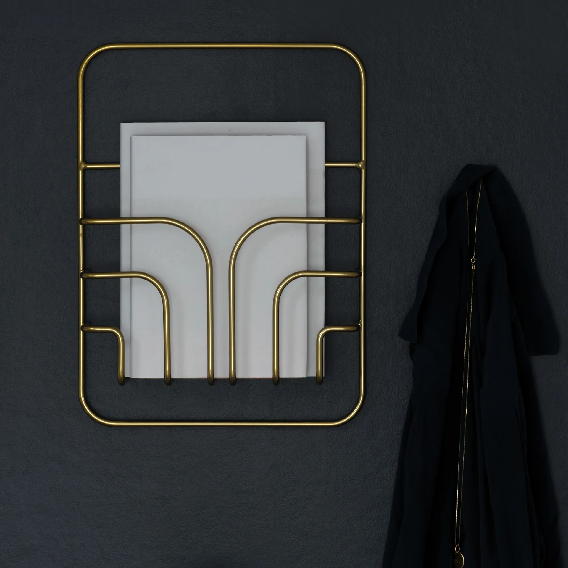 Now S Magazine rack, brass Maze