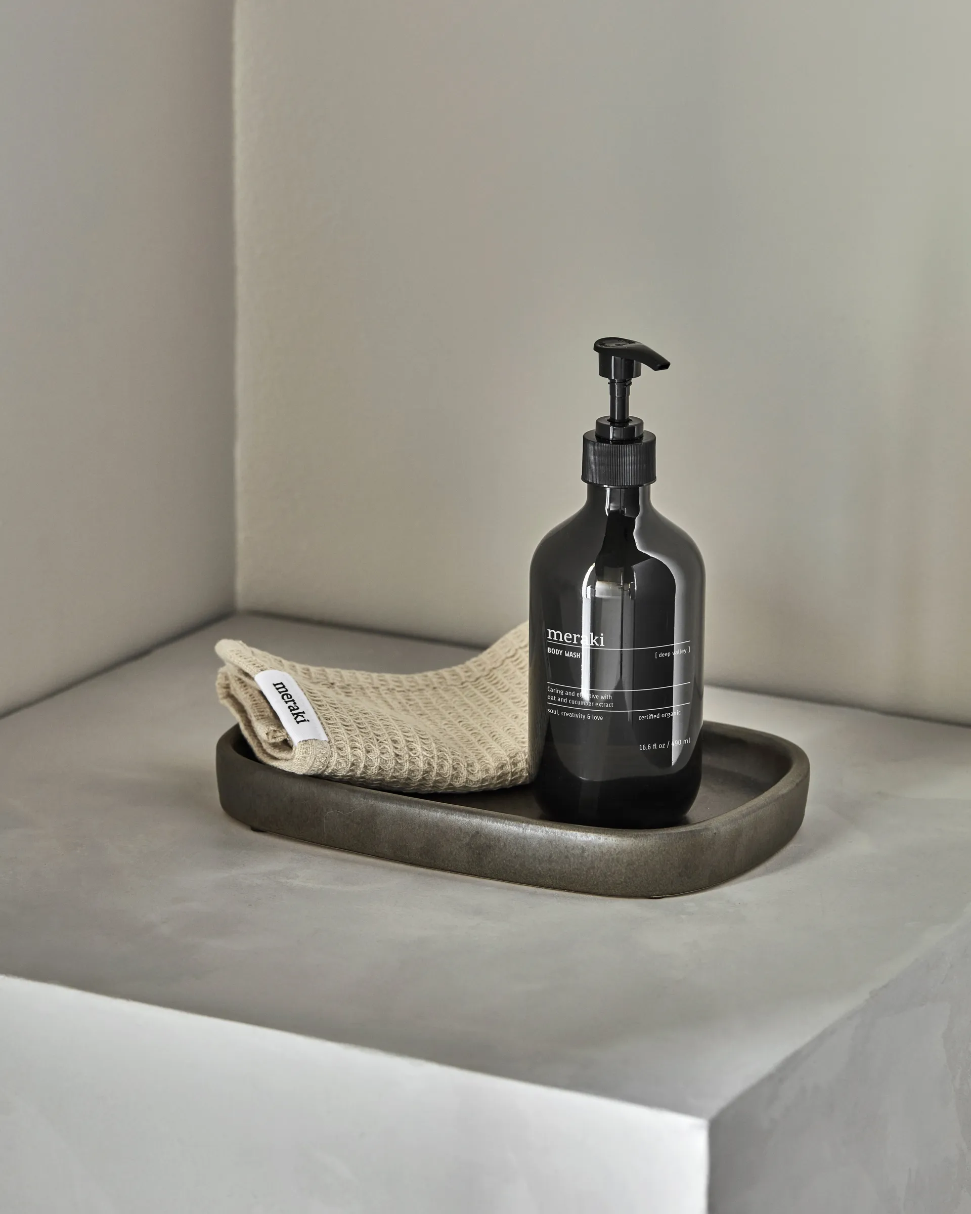 Datura 托盘, 暗灰 Meraki