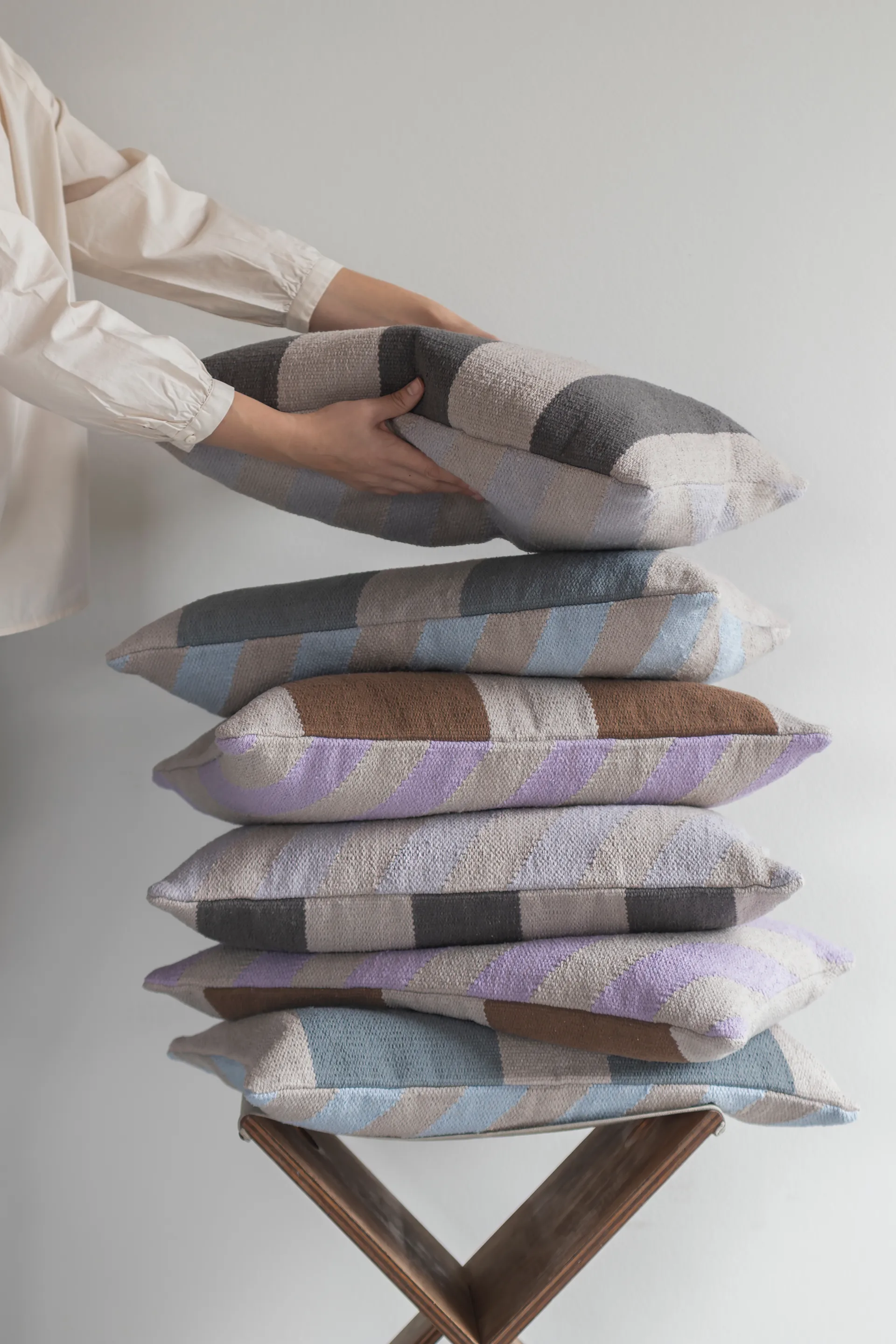 Across kelim 靠枕套, 浅蓝, 40x60 cm Mette Ditmer