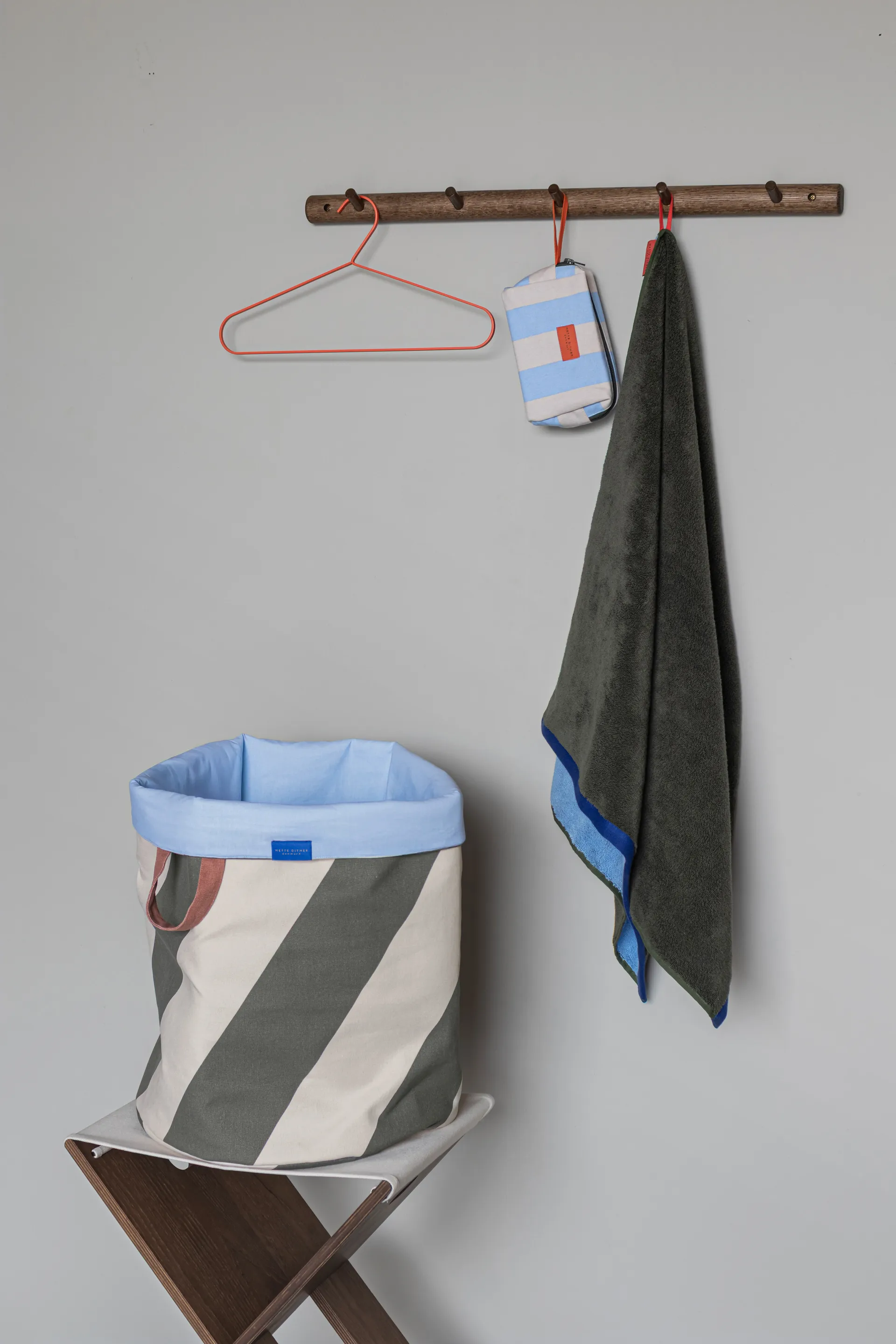 Diagonal 洗衣篮 Ø40x50 cm, Dark 橄榄色-沙色 Mette Ditmer