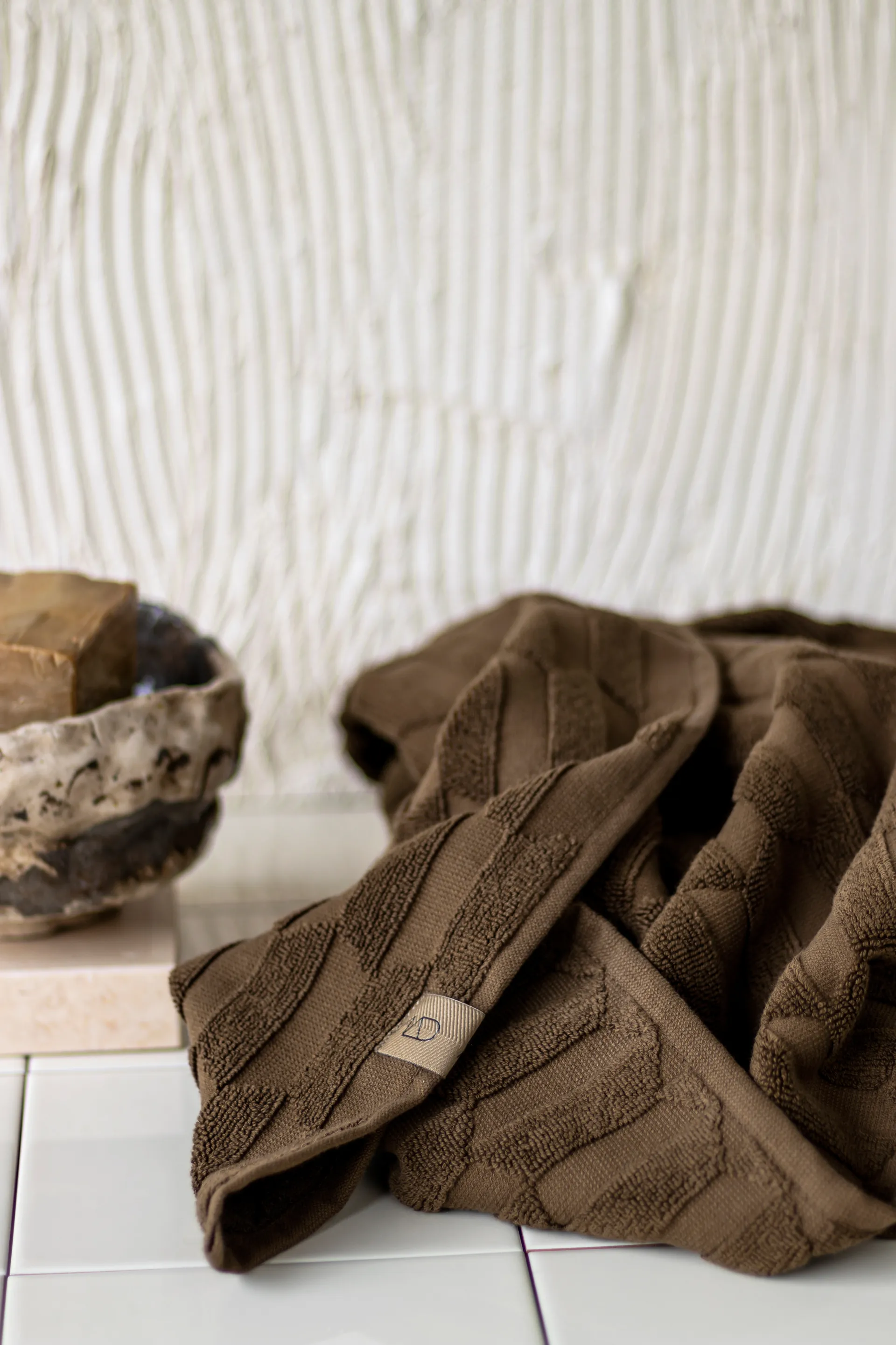 Geo 毛巾 50x95 cm, Chocolate Mette Ditmer