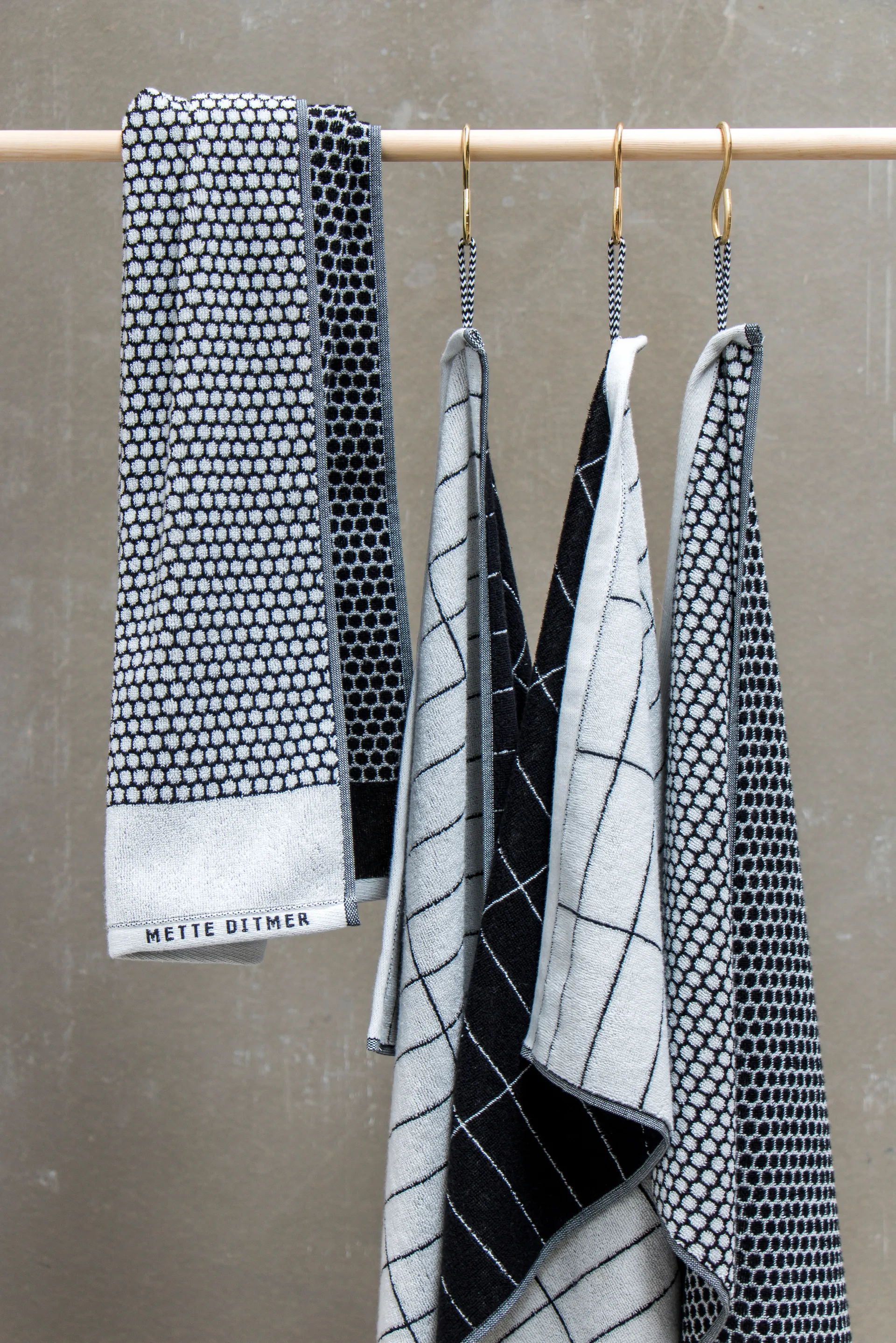 Grid guest towel 38x60 cm 2 pack, 黑色-off 白色 Mette Ditmer