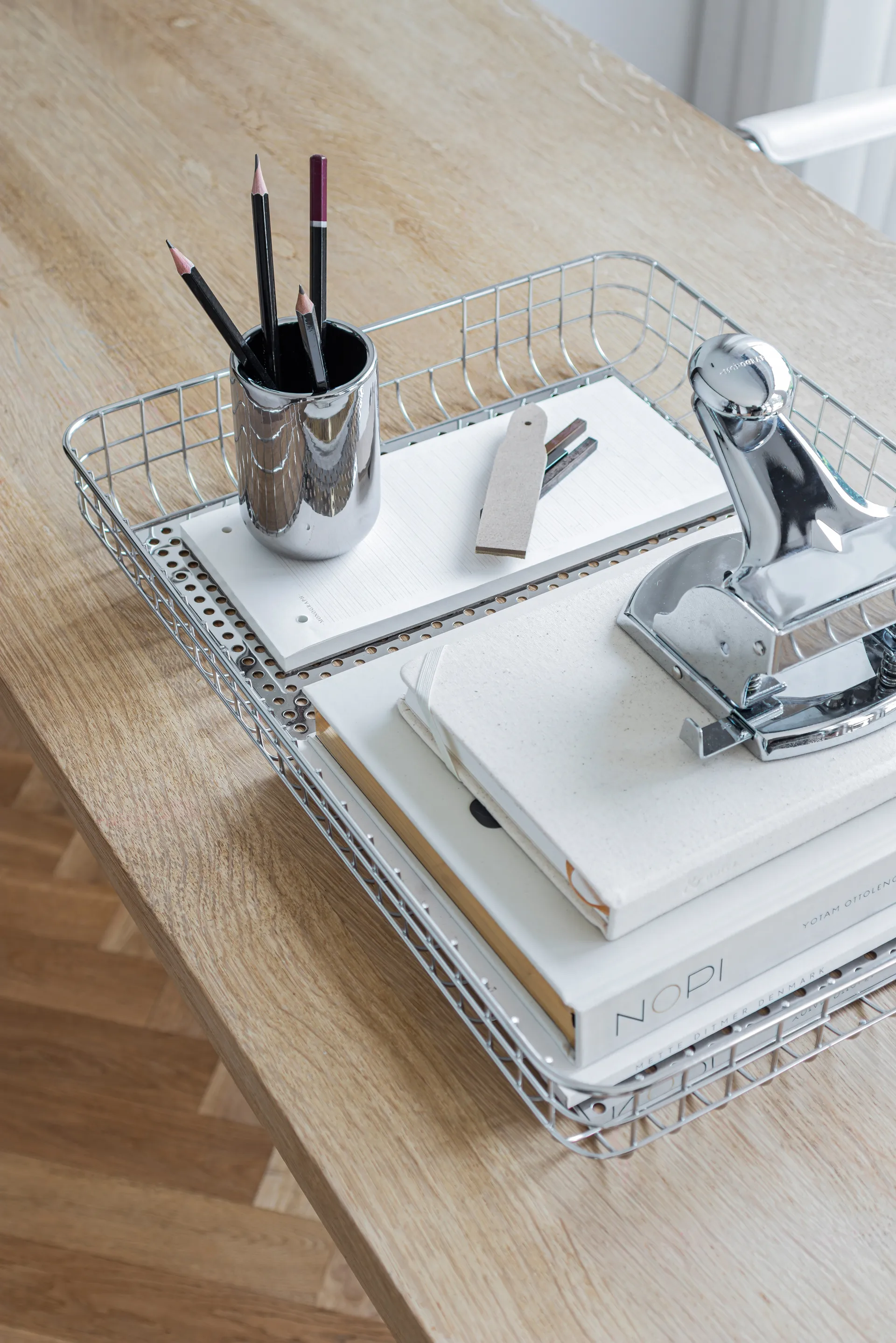 Lift 托盘 33.5x45.5 cm, 镀铬色 Mette Ditmer