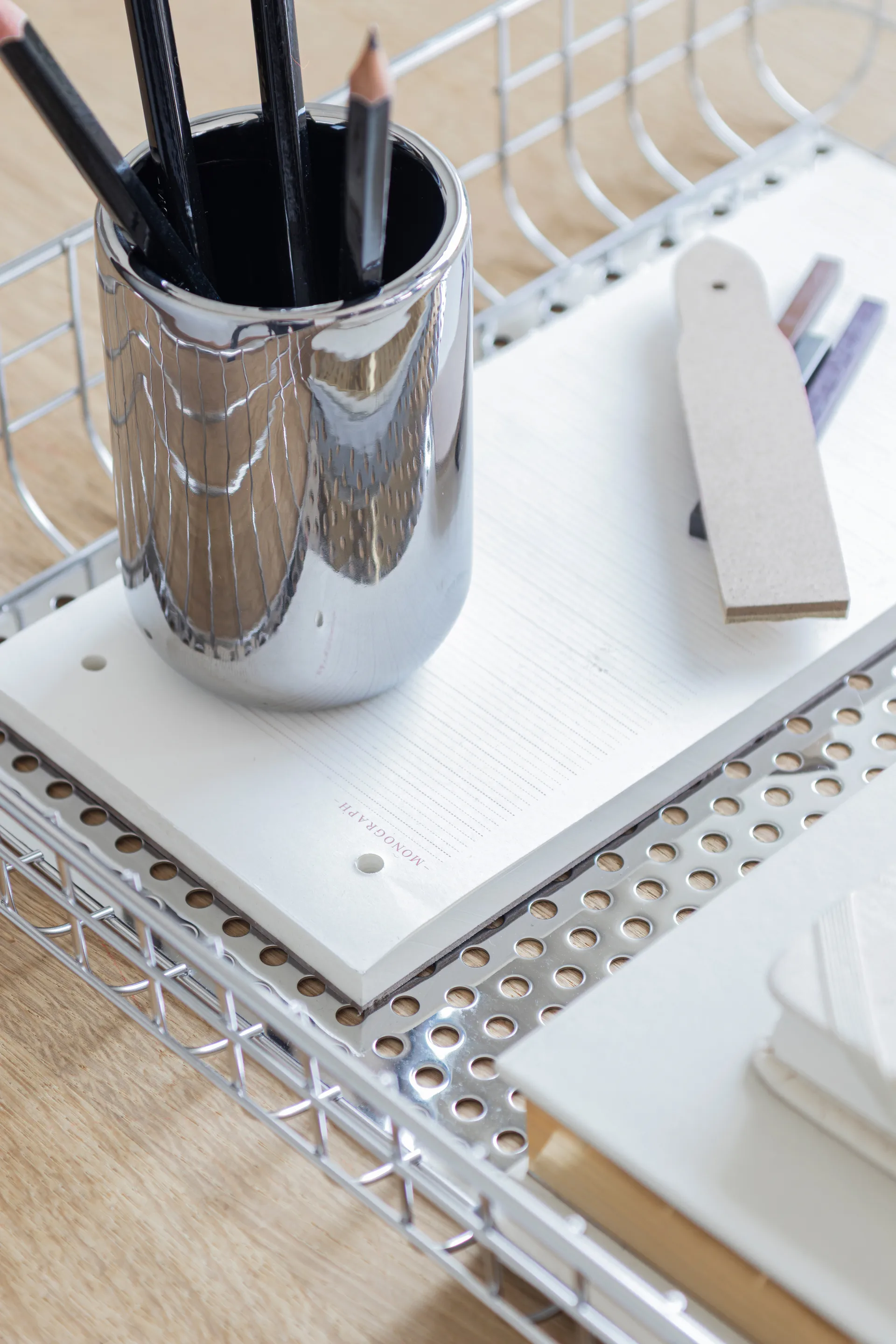 Lotus 牙刷 holder, 镀铬色 Mette Ditmer